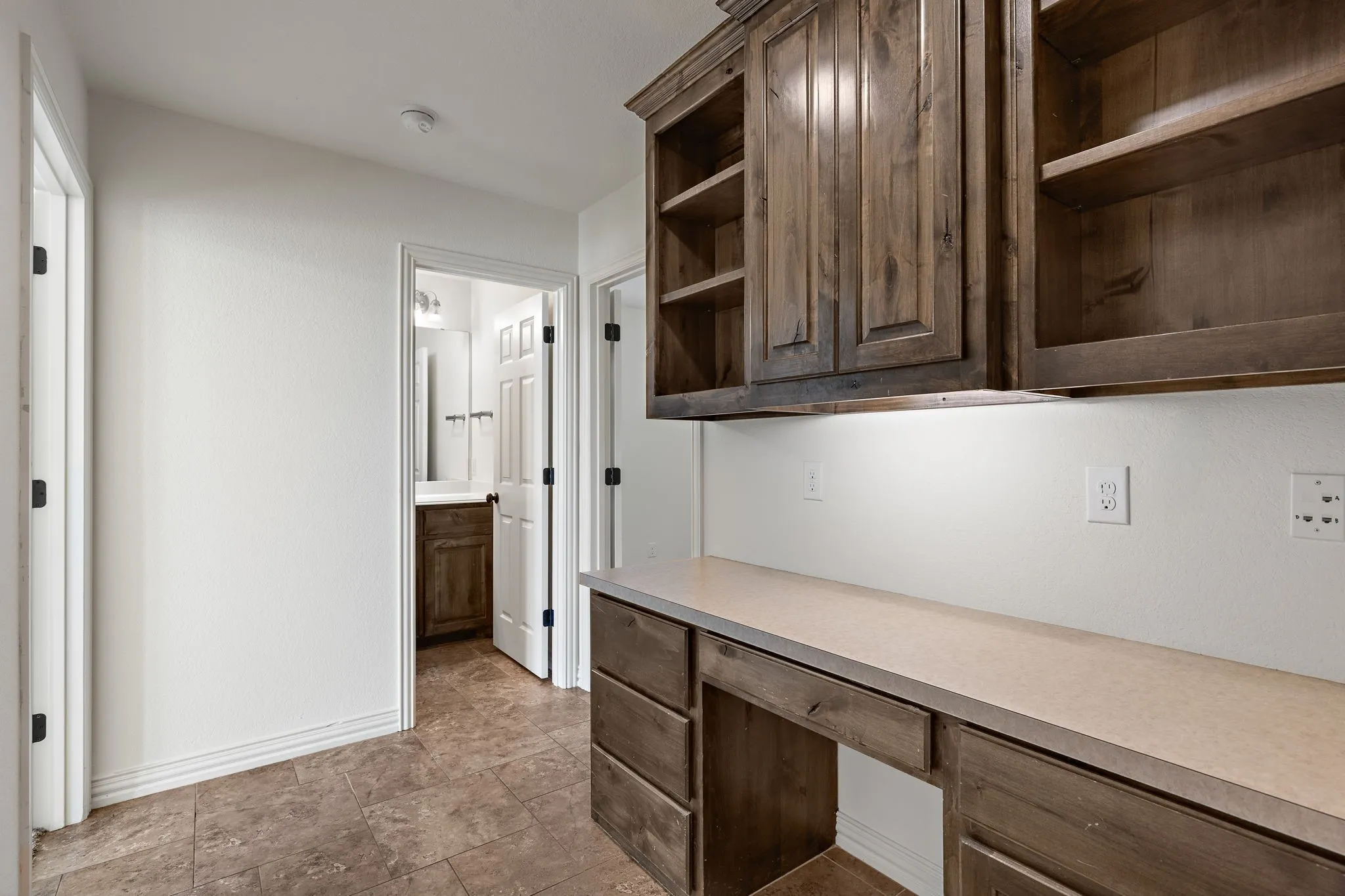 Single Family Residence For Sale in Wichita County , 5014 Cypress, Wichita Falls, Texas 76310, 3 Bedroom, 2 Bathroom, 2 Garage spaces, 1,753 Sqft, built in 2011, mls#21334232, Real Estate Agent in Wichita Falls, Homes For Sale in Wichita county, Homes For Sale in Wichita Falls, Realtor in Wichita Falls Texas, Real Estate Brokerage Independent Realty Texas, Luminita Cordes Realtor