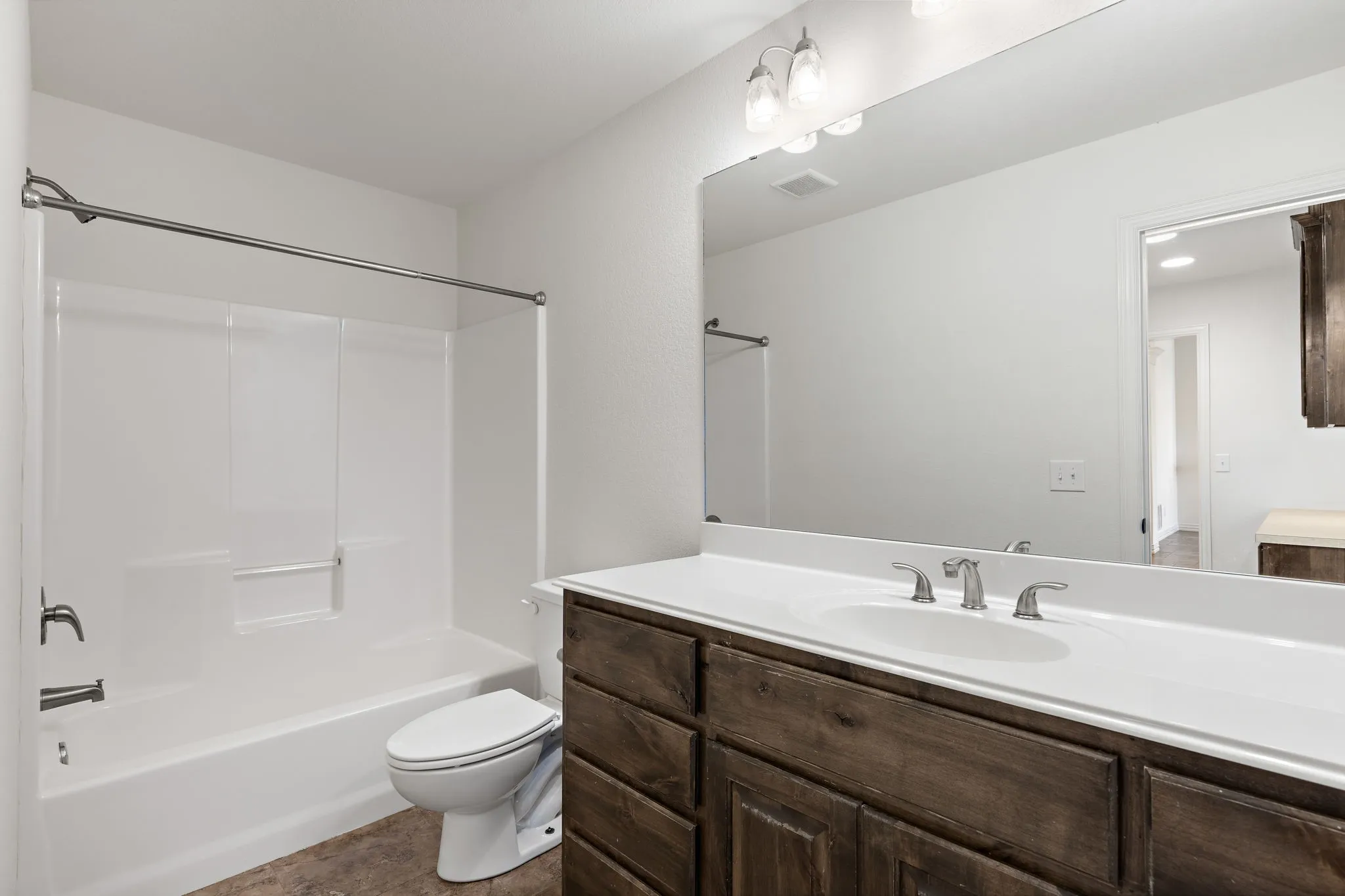Single Family Residence For Sale in Wichita County , 5014 Cypress, Wichita Falls, Texas 76310, 3 Bedroom, 2 Bathroom, 2 Garage spaces, 1,753 Sqft, built in 2011, mls#21334232, Real Estate Agent in Wichita Falls, Homes For Sale in Wichita county, Homes For Sale in Wichita Falls, Realtor in Wichita Falls Texas, Real Estate Brokerage Independent Realty Texas, Luminita Cordes Realtor