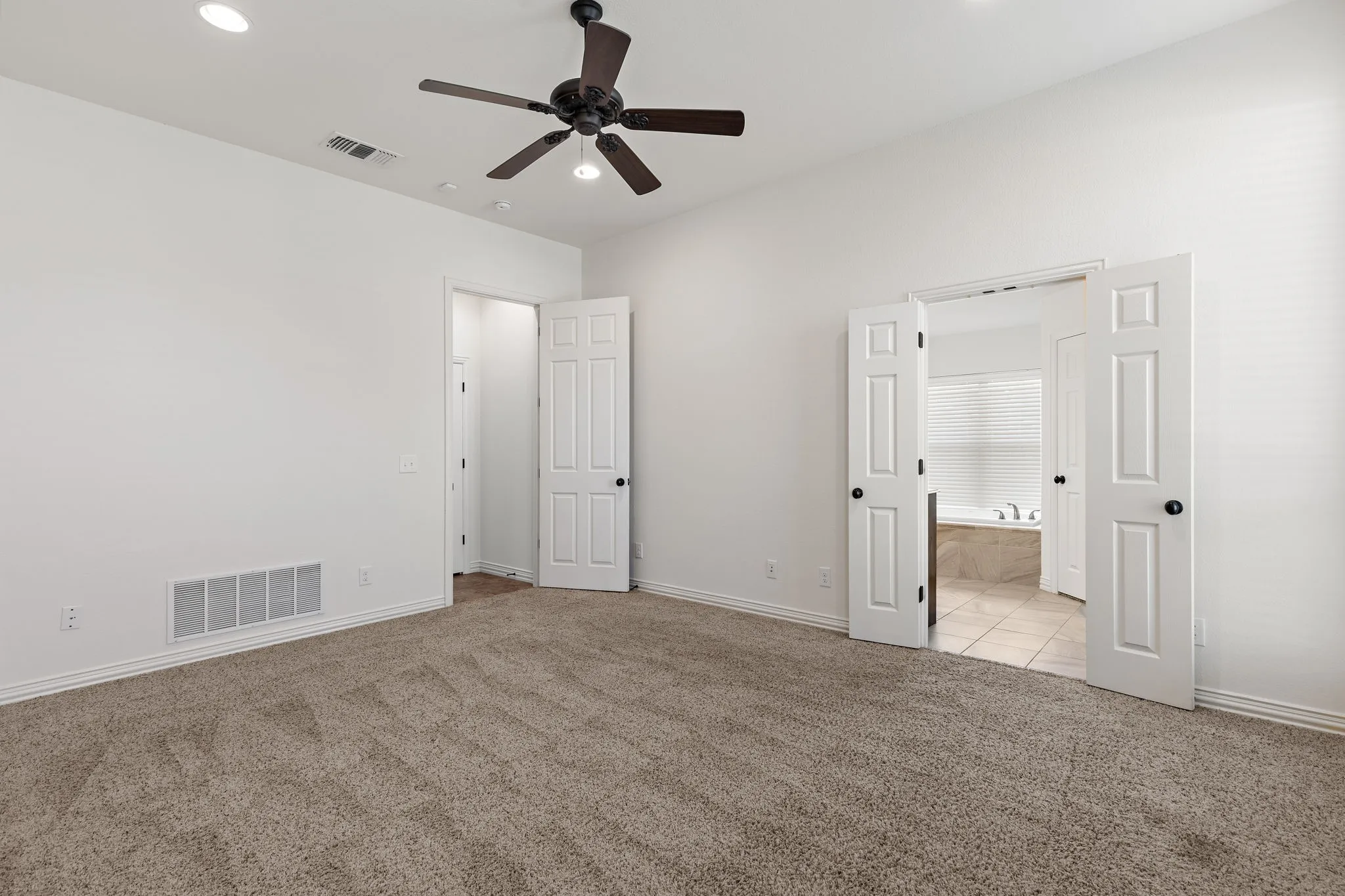 Single Family Residence For Sale in Wichita County , 5014 Cypress, Wichita Falls, Texas 76310, 3 Bedroom, 2 Bathroom, 2 Garage spaces, 1,753 Sqft, built in 2011, mls#21334232, Real Estate Agent in Wichita Falls, Homes For Sale in Wichita county, Homes For Sale in Wichita Falls, Realtor in Wichita Falls Texas, Real Estate Brokerage Independent Realty Texas, Luminita Cordes Realtor