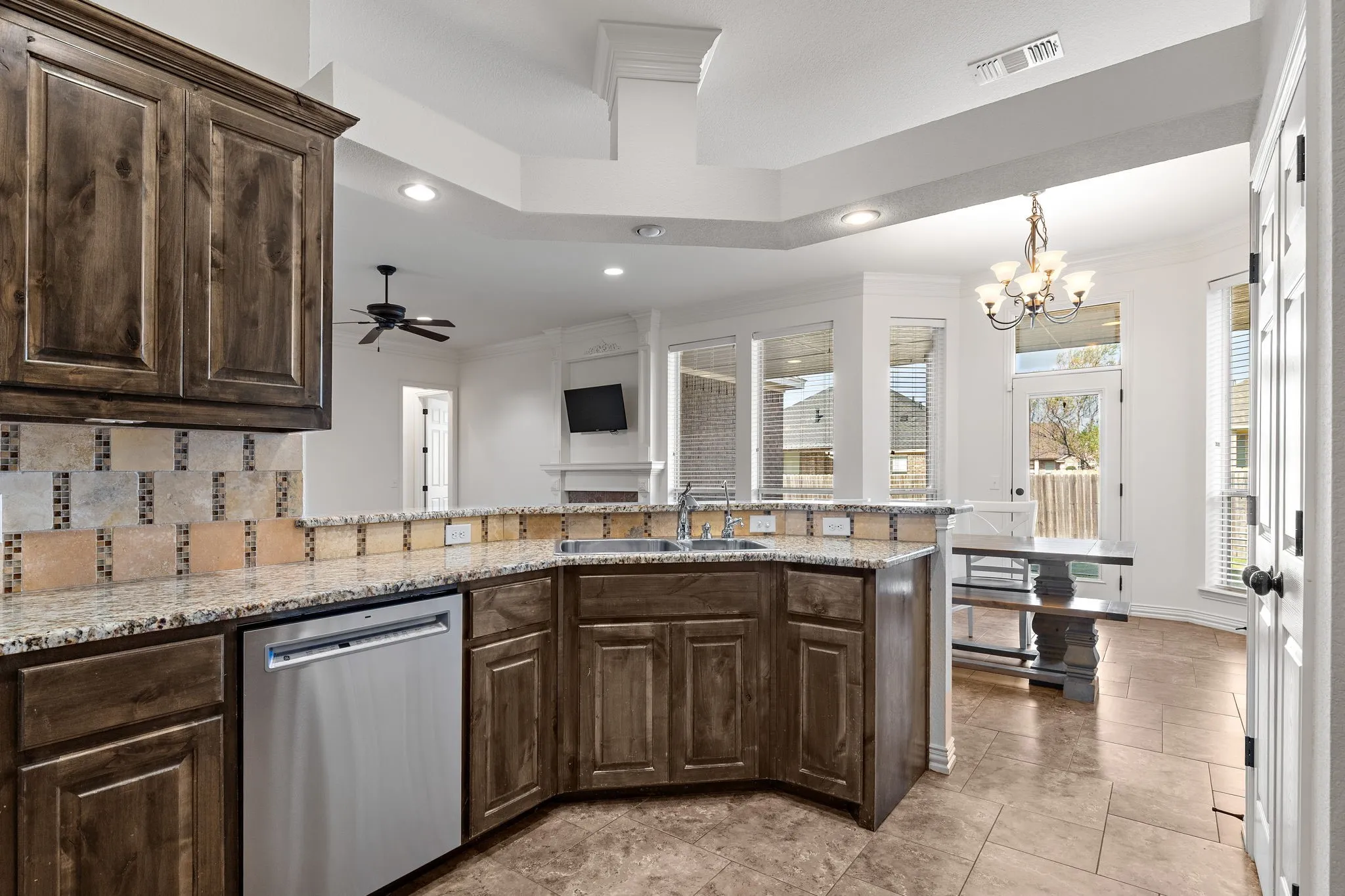 Single Family Residence For Sale in Wichita County , 5014 Cypress, Wichita Falls, Texas 76310, 3 Bedroom, 2 Bathroom, 2 Garage spaces, 1,753 Sqft, built in 2011, mls#21334232, Real Estate Agent in Wichita Falls, Homes For Sale in Wichita county, Homes For Sale in Wichita Falls, Realtor in Wichita Falls Texas, Real Estate Brokerage Independent Realty Texas, Luminita Cordes Realtor