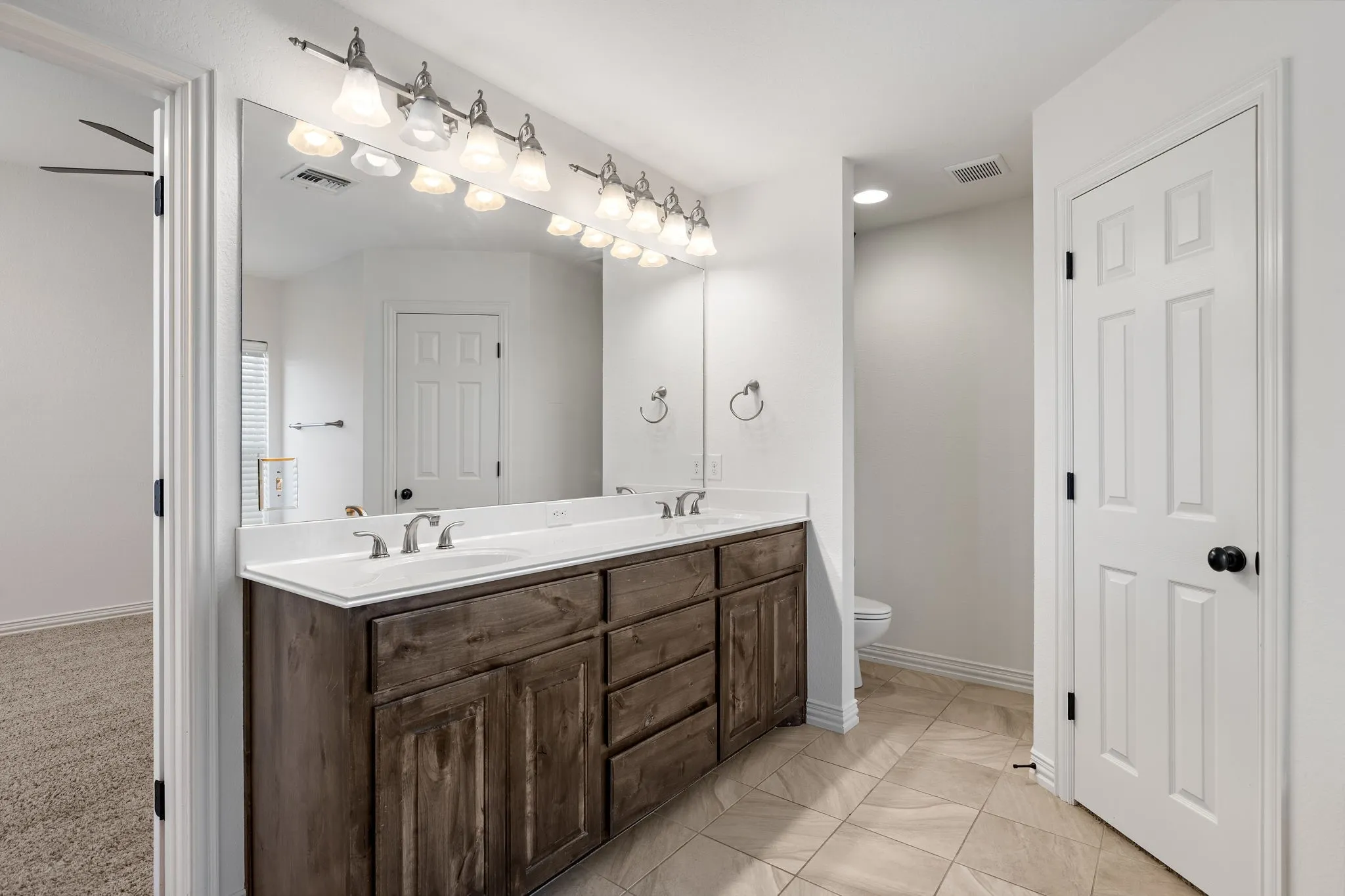 Single Family Residence For Sale in Wichita County , 5014 Cypress, Wichita Falls, Texas 76310, 3 Bedroom, 2 Bathroom, 2 Garage spaces, 1,753 Sqft, built in 2011, mls#21334232, Real Estate Agent in Wichita Falls, Homes For Sale in Wichita county, Homes For Sale in Wichita Falls, Realtor in Wichita Falls Texas, Real Estate Brokerage Independent Realty Texas, Luminita Cordes Realtor