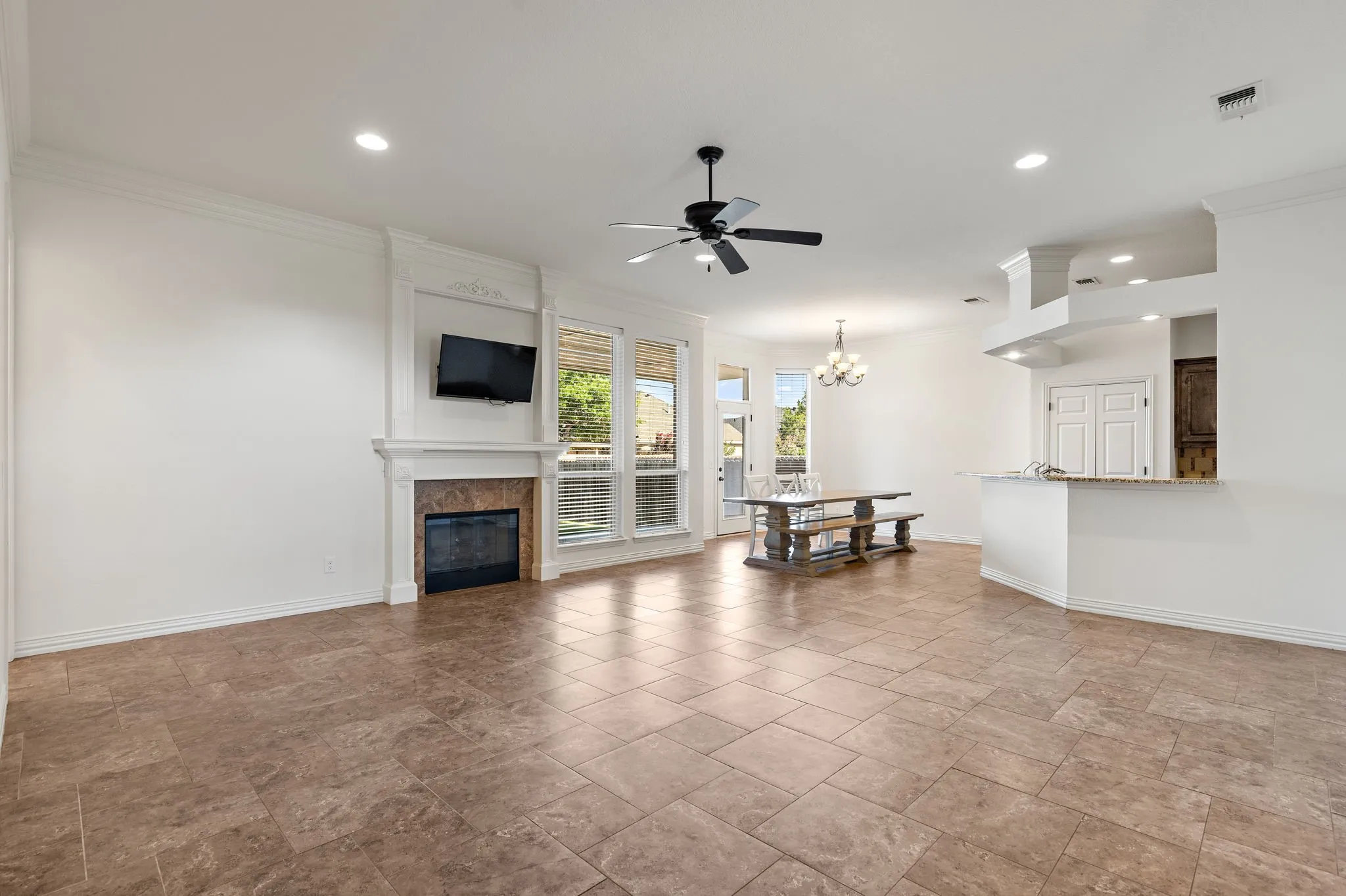Single Family Residence For Sale in Wichita County , 5014 Cypress, Wichita Falls, Texas 76310, 3 Bedroom, 2 Bathroom, 2 Garage spaces, 1,753 Sqft, built in 2011, mls#21334232, Real Estate Agent in Wichita Falls, Homes For Sale in Wichita county, Homes For Sale in Wichita Falls, Realtor in Wichita Falls Texas, Real Estate Brokerage Independent Realty Texas, Luminita Cordes Realtor