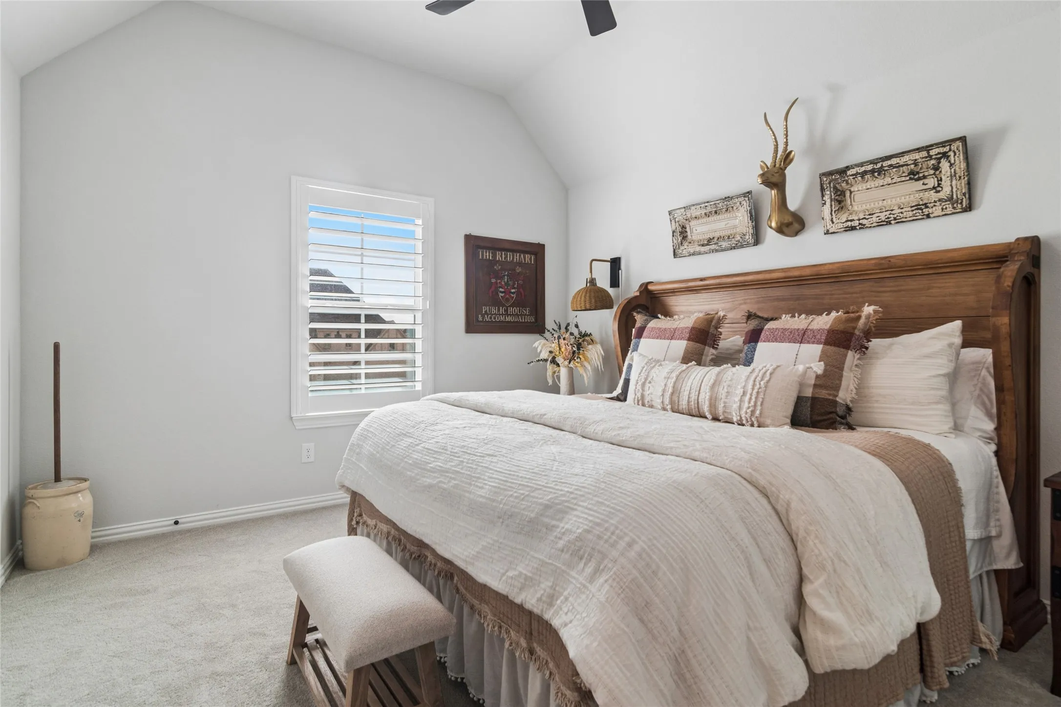 Fourth bedroom upstairs, en suite bathroom, large walk in closet.