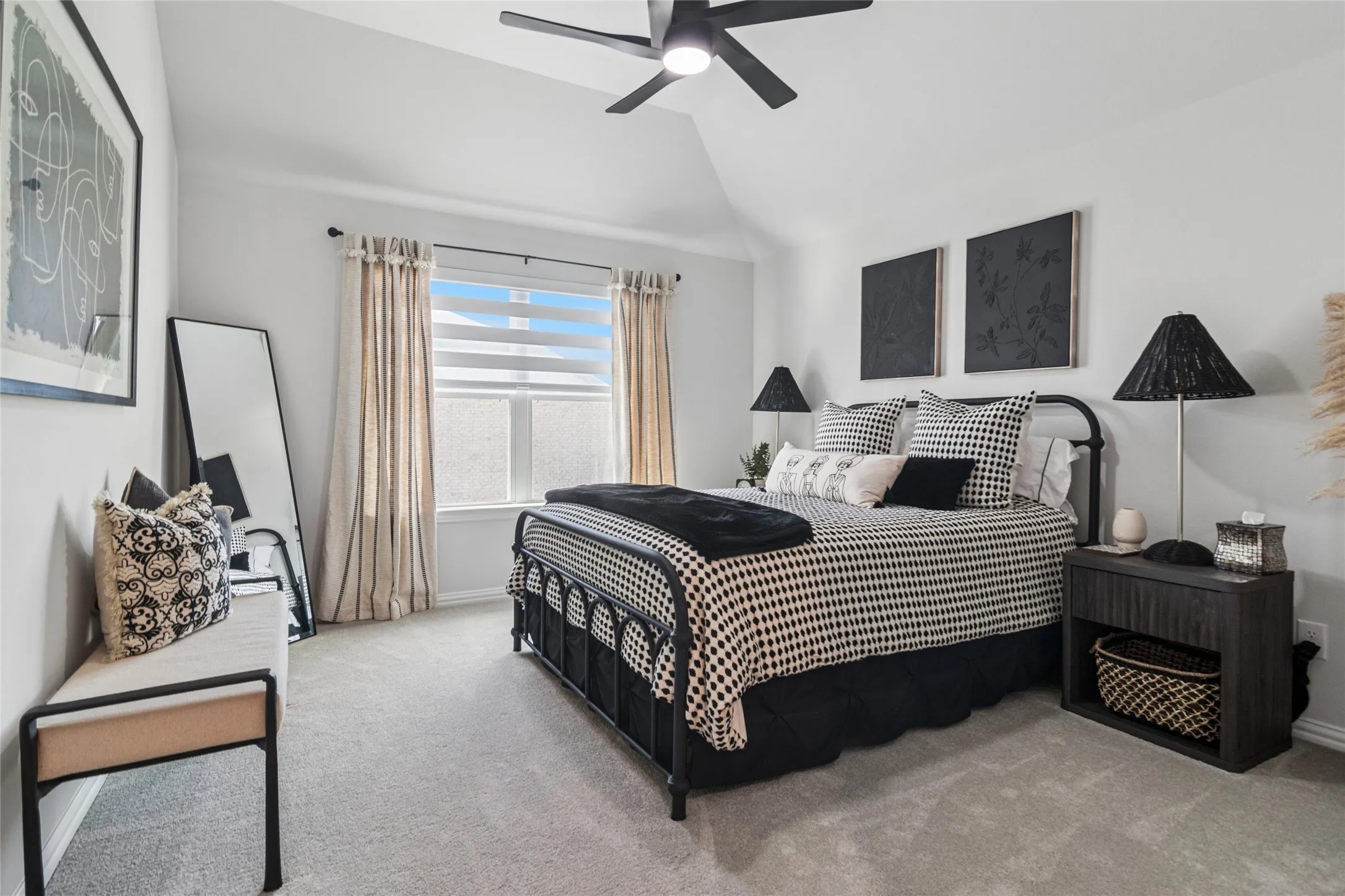 Fifth bedroom upstairs, en suite bathroom, large walk in closet.
