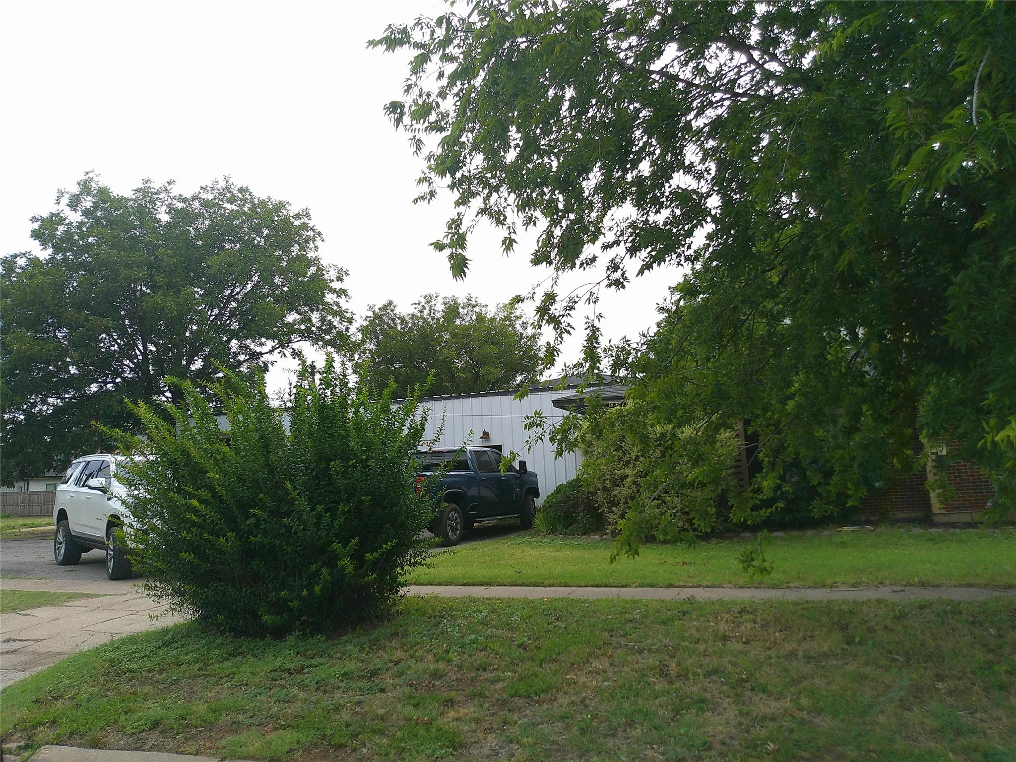 Single Family Residence For Sale in Taylor County , 340 Butternut Street, Abilene, Texas 79602, 3 Bedrooms, 2 Bathrooms, Garage spaces, 2,235 Sqft, built in 1927, Price $249,900, mls#21334466, Real Estate Agent in Abilene, Homes For Sale in Taylor county, Homes For Sale in Abilene, Realtor in Abilene Texas, Real Estate Brokerage Independent Realty Texas, Luminita Cordes Realtor