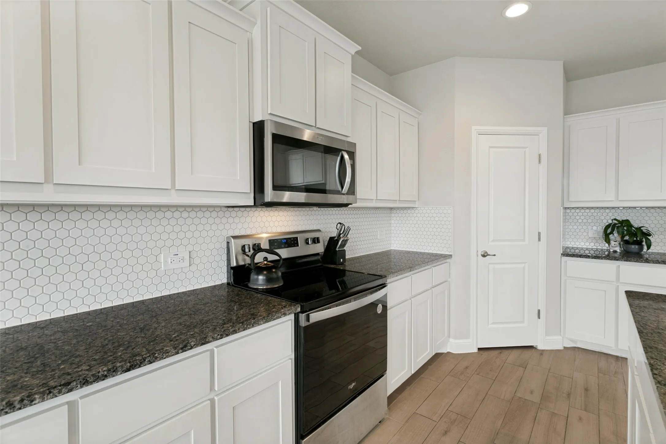 Single Family Residence For Sale in Johnson County , 832 Alexandria Lane, Joshua, Texas 76058, 4 Bedroom, 3 Bathroom, 2 Garage spaces, 3,006 Sqft, built in 2023, mls#21334261, Real Estate Agent in Joshua, Homes For Sale in Johnson county, Homes For Sale in Joshua, Realtor in Joshua Texas, Real Estate Brokerage Independent Realty Texas, Luminita Cordes Realtor