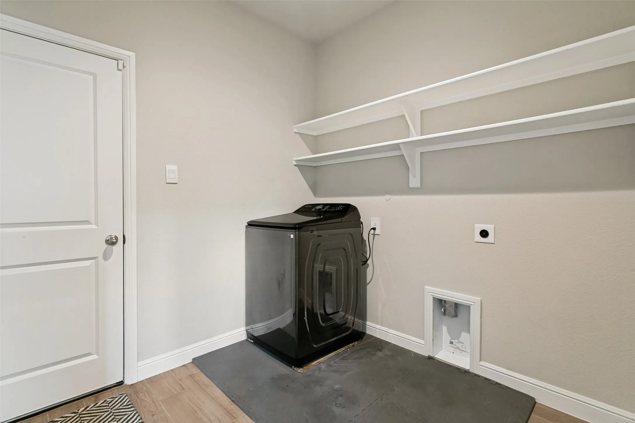 Single Family Residence For Sale in Johnson County , 832 Alexandria Lane, Joshua, Texas 76058, 4 Bedroom, 3 Bathroom, 2 Garage spaces, 3,006 Sqft, built in 2023, mls#21334261, Real Estate Agent in Joshua, Homes For Sale in Johnson county, Homes For Sale in Joshua, Realtor in Joshua Texas, Real Estate Brokerage Independent Realty Texas, Luminita Cordes Realtor
