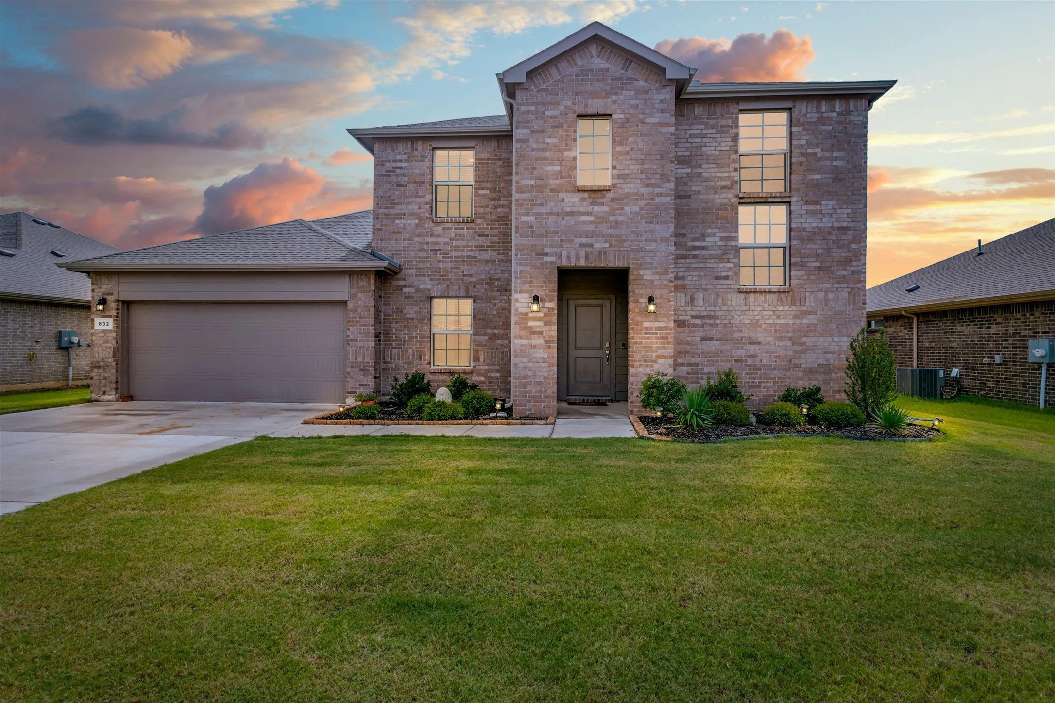 Single Family Residence For Sale in Johnson County , 832 Alexandria Lane, Joshua, Texas 76058, 4 Bedroom, 3 Bathroom, 2 Garage spaces, 3,006 Sqft, built in 2023, mls#21334261, Real Estate Agent in Joshua, Homes For Sale in Johnson county, Homes For Sale in Joshua, Realtor in Joshua Texas, Real Estate Brokerage Independent Realty Texas, Luminita Cordes Realtor