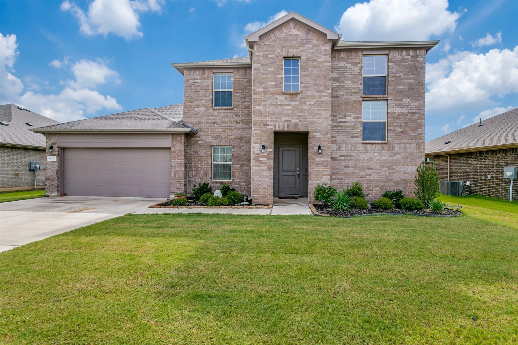 Single Family Residence For Sale in Johnson County , 832 Alexandria Lane, Joshua, Texas 76058, 4 Bedroom, 3 Bathroom, 2 Garage spaces, 3,006 Sqft, built in 2023, mls#21334261, Real Estate Agent in Joshua, Homes For Sale in Johnson county, Homes For Sale in Joshua, Realtor in Joshua Texas, Real Estate Brokerage Independent Realty Texas, Luminita Cordes Realtor