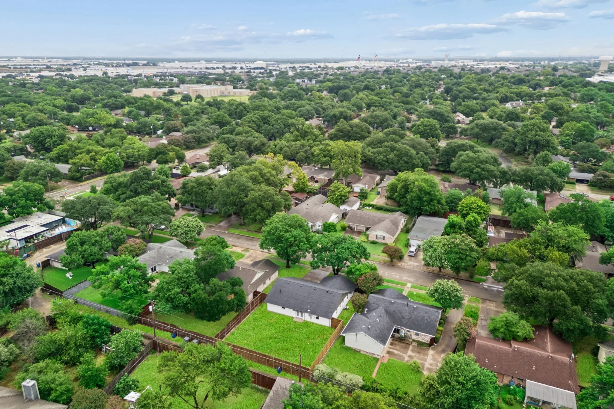 Single Family Residence For Sale in Dallas County , 8711 Hackney Lane, Dallas, Texas 75238, 3 Bedroom, 2 Bathroom, 2 Garage spaces, 1,478 Sqft, built in 1960, mls#21333939, Real Estate Agent in Dallas, Homes For Sale in Dallas county, Homes For Sale in Dallas, Realtor in Dallas Texas, Real Estate Brokerage Independent Realty Texas, Luminita Cordes Realtor