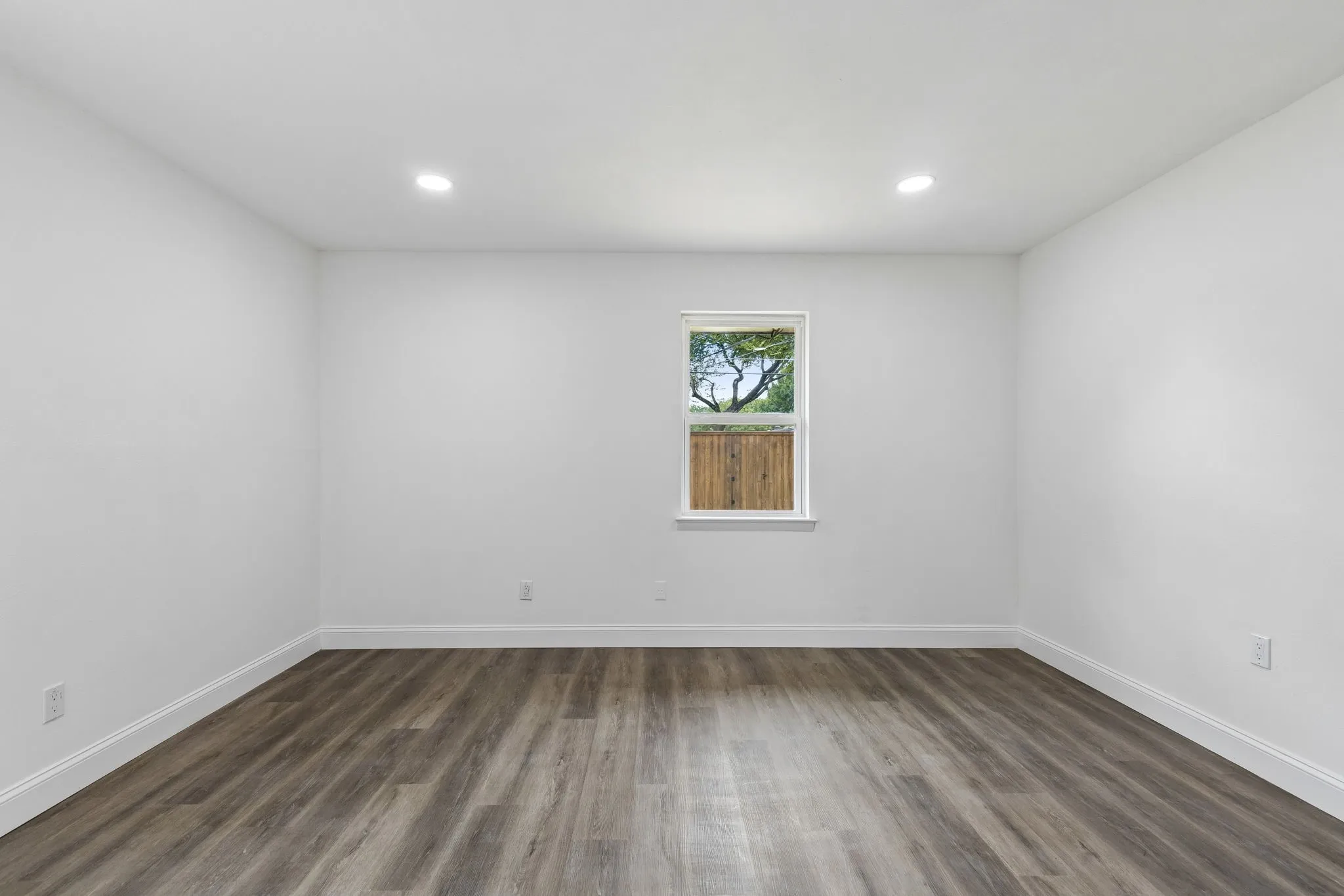 Single Family Residence For Sale in Dallas County , 8711 Hackney Lane, Dallas, Texas 75238, 3 Bedroom, 2 Bathroom, 2 Garage spaces, 1,478 Sqft, built in 1960, mls#21333939, Real Estate Agent in Dallas, Homes For Sale in Dallas county, Homes For Sale in Dallas, Realtor in Dallas Texas, Real Estate Brokerage Independent Realty Texas, Luminita Cordes Realtor