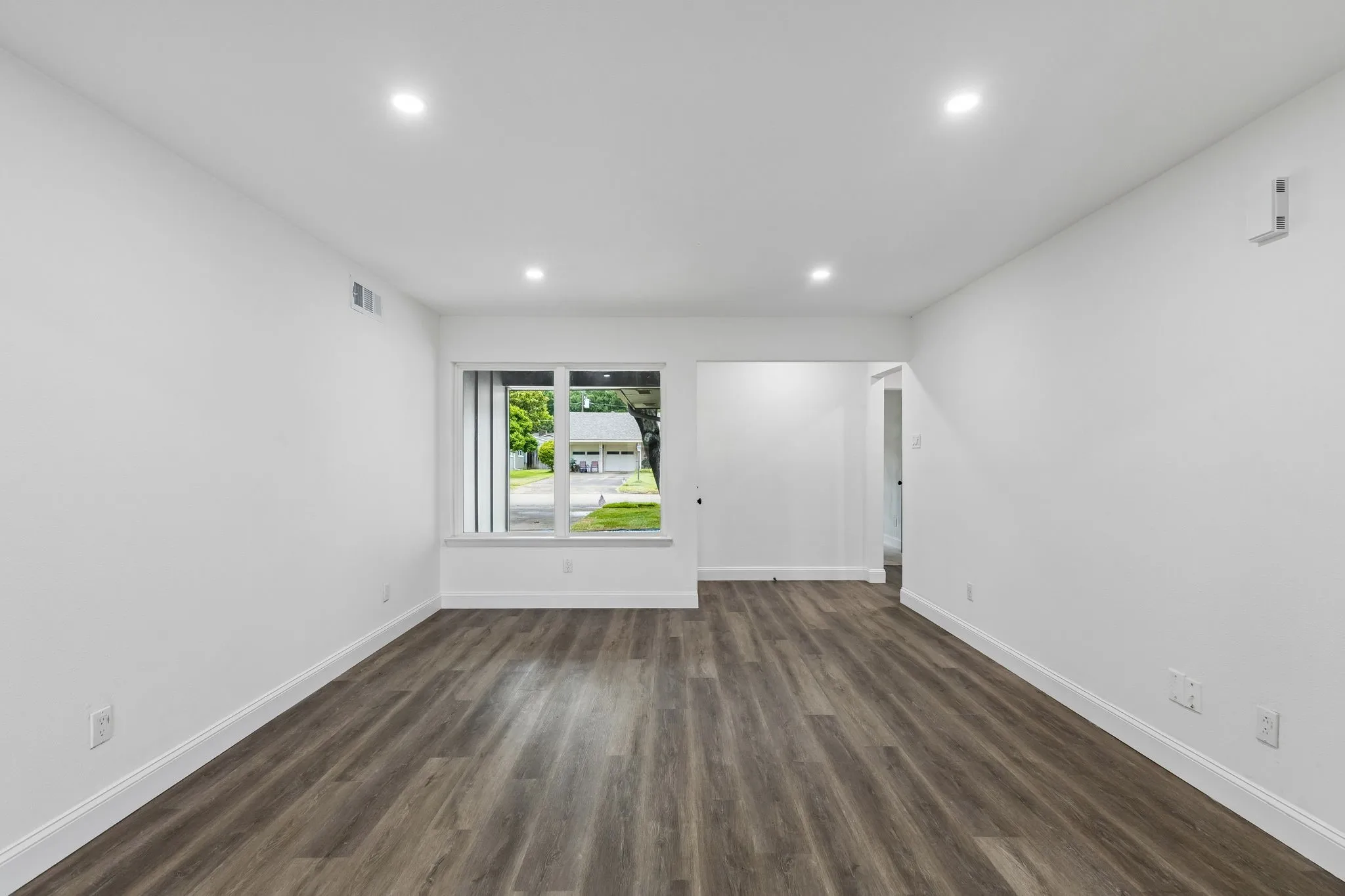 Single Family Residence For Sale in Dallas County , 8711 Hackney Lane, Dallas, Texas 75238, 3 Bedroom, 2 Bathroom, 2 Garage spaces, 1,478 Sqft, built in 1960, mls#21333939, Real Estate Agent in Dallas, Homes For Sale in Dallas county, Homes For Sale in Dallas, Realtor in Dallas Texas, Real Estate Brokerage Independent Realty Texas, Luminita Cordes Realtor