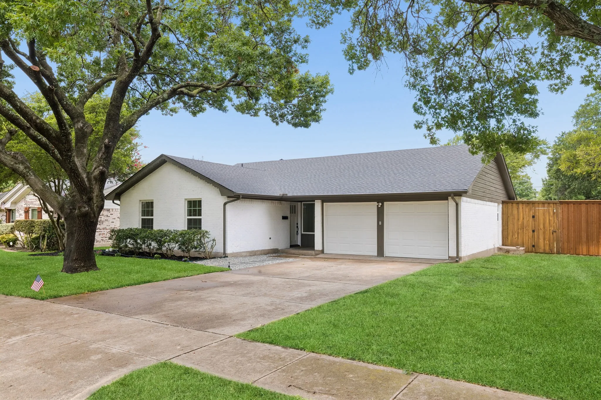 Single Family Residence For Sale in Dallas County , 8711 Hackney Lane, Dallas, Texas 75238, 3 Bedroom, 2 Bathroom, 2 Garage spaces, 1,478 Sqft, built in 1960, mls#21333939, Real Estate Agent in Dallas, Homes For Sale in Dallas county, Homes For Sale in Dallas, Realtor in Dallas Texas, Real Estate Brokerage Independent Realty Texas, Luminita Cordes Realtor