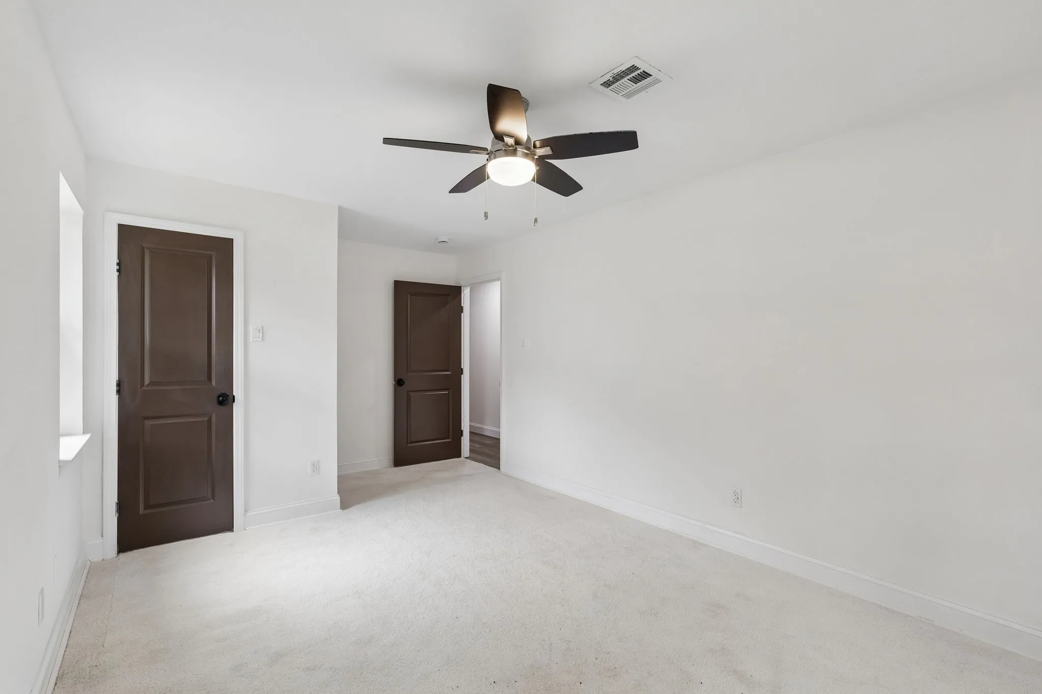 Single Family Residence For Sale in Dallas County , 8711 Hackney Lane, Dallas, Texas 75238, 3 Bedroom, 2 Bathroom, 2 Garage spaces, 1,478 Sqft, built in 1960, mls#21333939, Real Estate Agent in Dallas, Homes For Sale in Dallas county, Homes For Sale in Dallas, Realtor in Dallas Texas, Real Estate Brokerage Independent Realty Texas, Luminita Cordes Realtor