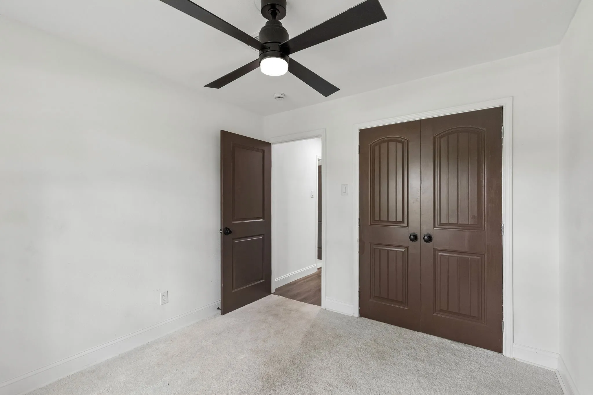 Single Family Residence For Sale in Dallas County , 8711 Hackney Lane, Dallas, Texas 75238, 3 Bedroom, 2 Bathroom, 2 Garage spaces, 1,478 Sqft, built in 1960, mls#21333939, Real Estate Agent in Dallas, Homes For Sale in Dallas county, Homes For Sale in Dallas, Realtor in Dallas Texas, Real Estate Brokerage Independent Realty Texas, Luminita Cordes Realtor
