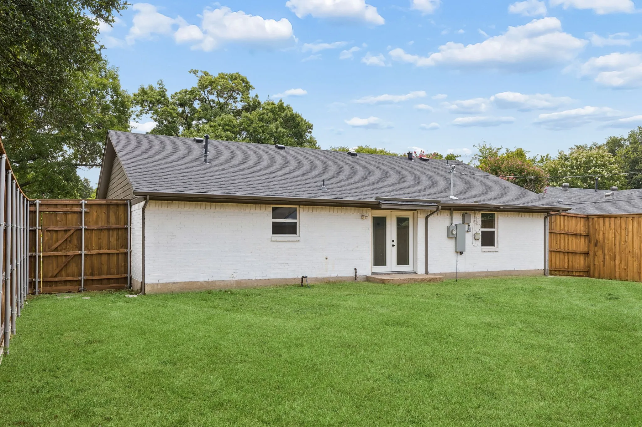 Single Family Residence For Sale in Dallas County , 8711 Hackney Lane, Dallas, Texas 75238, 3 Bedroom, 2 Bathroom, 2 Garage spaces, 1,478 Sqft, built in 1960, mls#21333939, Real Estate Agent in Dallas, Homes For Sale in Dallas county, Homes For Sale in Dallas, Realtor in Dallas Texas, Real Estate Brokerage Independent Realty Texas, Luminita Cordes Realtor