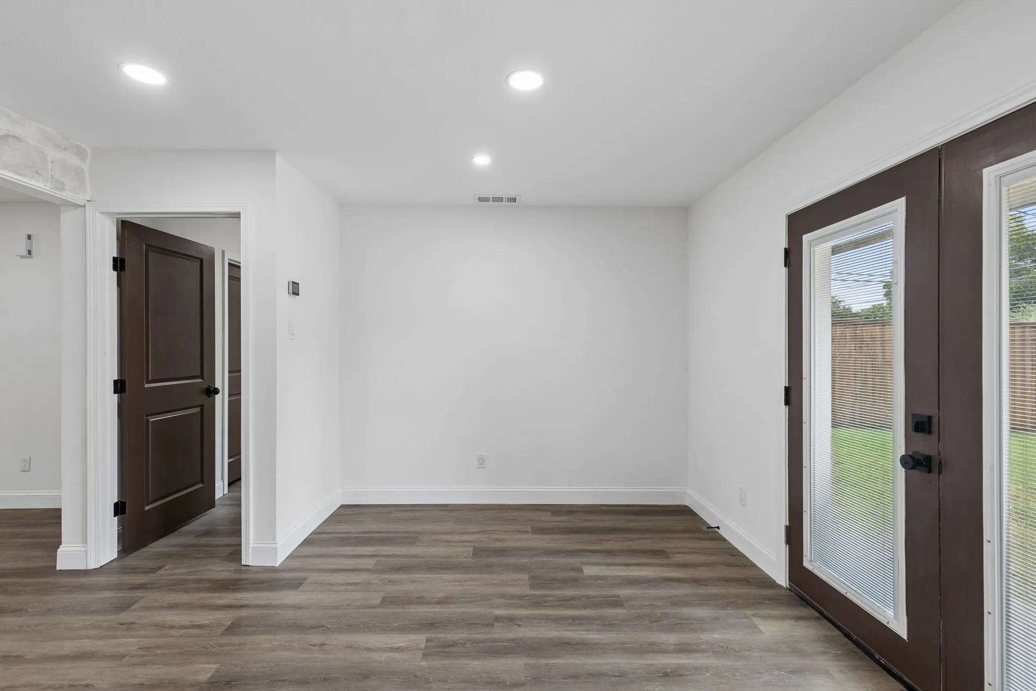 Single Family Residence For Sale in Dallas County , 8711 Hackney Lane, Dallas, Texas 75238, 3 Bedroom, 2 Bathroom, 2 Garage spaces, 1,478 Sqft, built in 1960, mls#21333939, Real Estate Agent in Dallas, Homes For Sale in Dallas county, Homes For Sale in Dallas, Realtor in Dallas Texas, Real Estate Brokerage Independent Realty Texas, Luminita Cordes Realtor