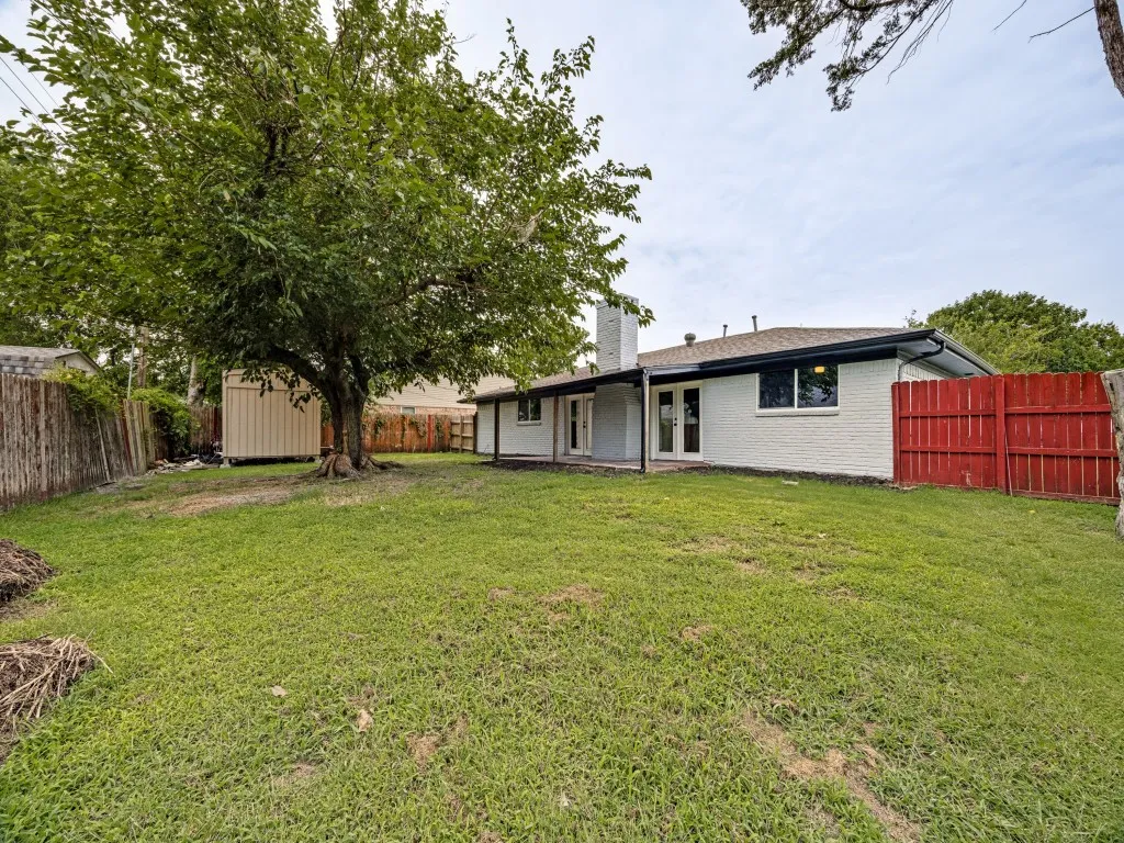Single Family Residence For Sale in Grayson County , 3205 Northpoint Road, Sherman, Texas 75090, 3 Bedroom, 2 Bathroom, 2 Garage spaces, 1,451 Sqft, built in 1978, mls#21332380, Real Estate Agent in Sherman, Homes For Sale in Grayson county, Homes For Sale in Sherman, Realtor in Sherman Texas, Real Estate Brokerage Independent Realty Texas, Luminita Cordes Realtor