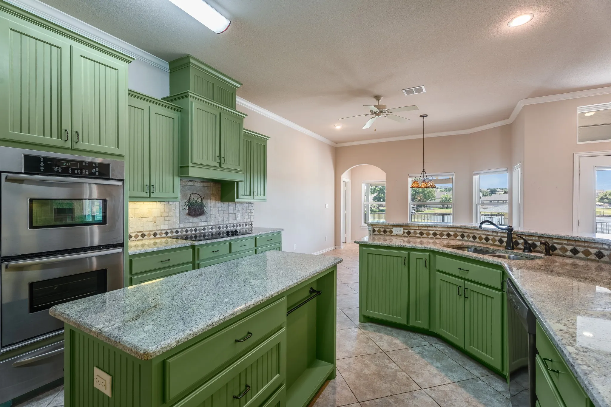 Single Family Residence For Sale in Hood County , 2009 Canaveral Court, Granbury, Texas 76048, 4 Bedroom, 2 Bathroom, 2 Garage spaces, 2,942 Sqft, built in 2009, mls#21323761, Real Estate Agent in Granbury, Homes For Sale in Hood county, Homes For Sale in Granbury, Realtor in Granbury Texas, Real Estate Brokerage Independent Realty Texas, Luminita Cordes Realtor