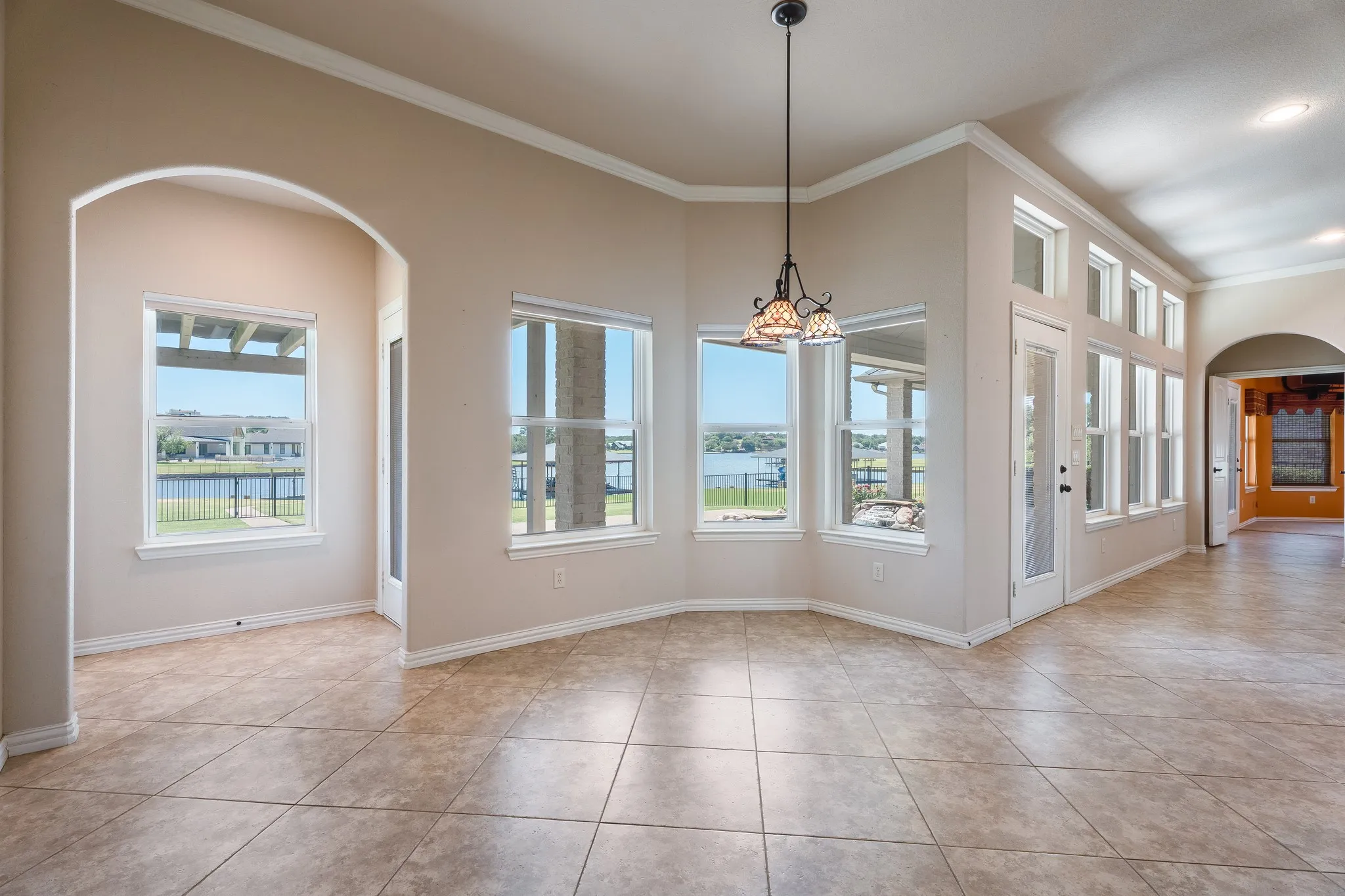 Single Family Residence For Sale in Hood County , 2009 Canaveral Court, Granbury, Texas 76048, 4 Bedroom, 2 Bathroom, 2 Garage spaces, 2,942 Sqft, built in 2009, mls#21323761, Real Estate Agent in Granbury, Homes For Sale in Hood county, Homes For Sale in Granbury, Realtor in Granbury Texas, Real Estate Brokerage Independent Realty Texas, Luminita Cordes Realtor