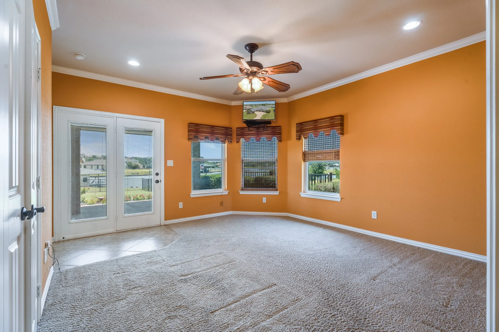 Single Family Residence For Sale in Hood County , 2009 Canaveral Court, Granbury, Texas 76048, 4 Bedroom, 2 Bathroom, 2 Garage spaces, 2,942 Sqft, built in 2009, mls#21323761, Real Estate Agent in Granbury, Homes For Sale in Hood county, Homes For Sale in Granbury, Realtor in Granbury Texas, Real Estate Brokerage Independent Realty Texas, Luminita Cordes Realtor