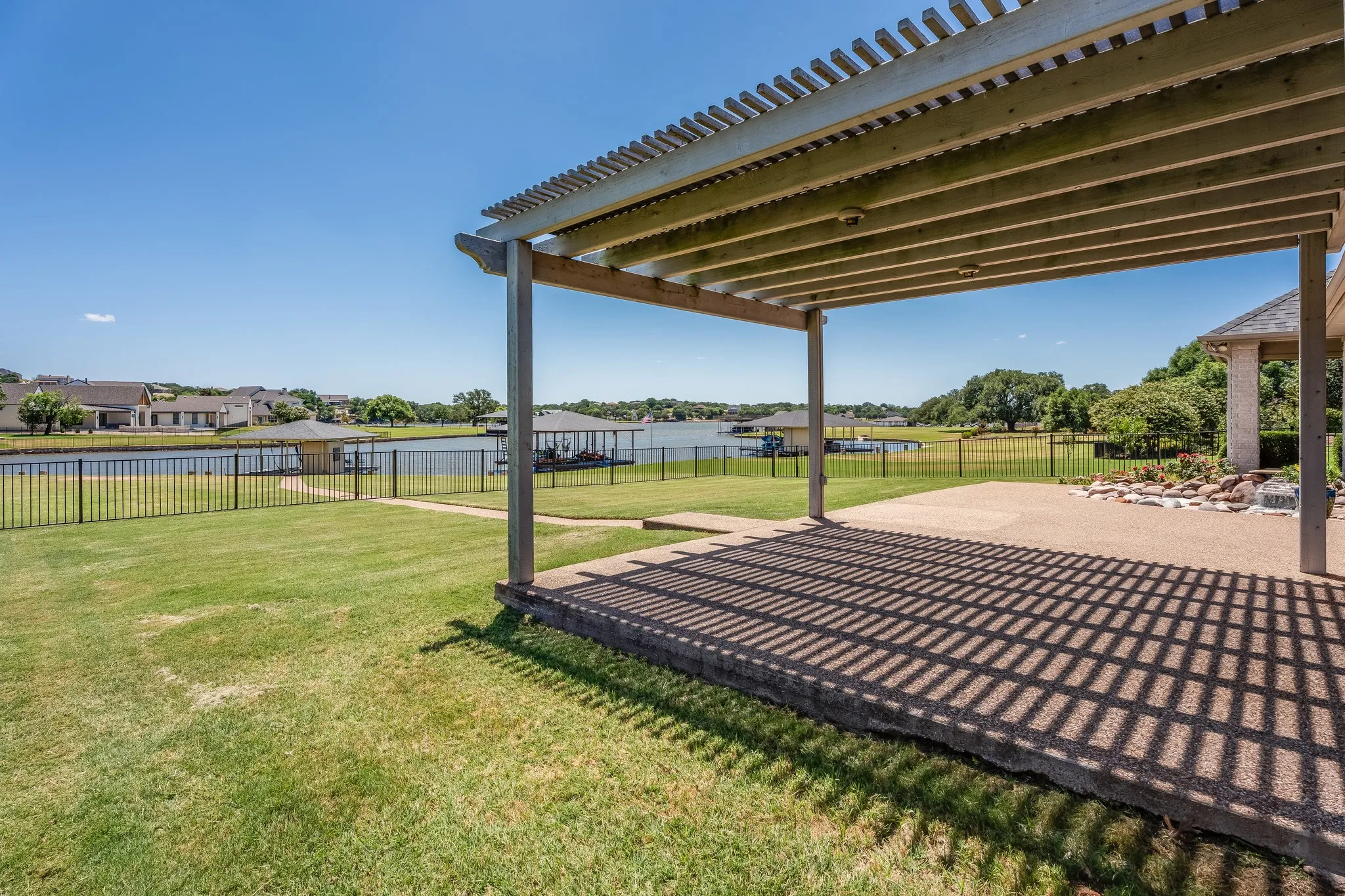 Single Family Residence For Sale in Hood County , 2009 Canaveral Court, Granbury, Texas 76048, 4 Bedroom, 2 Bathroom, 2 Garage spaces, 2,942 Sqft, built in 2009, mls#21323761, Real Estate Agent in Granbury, Homes For Sale in Hood county, Homes For Sale in Granbury, Realtor in Granbury Texas, Real Estate Brokerage Independent Realty Texas, Luminita Cordes Realtor