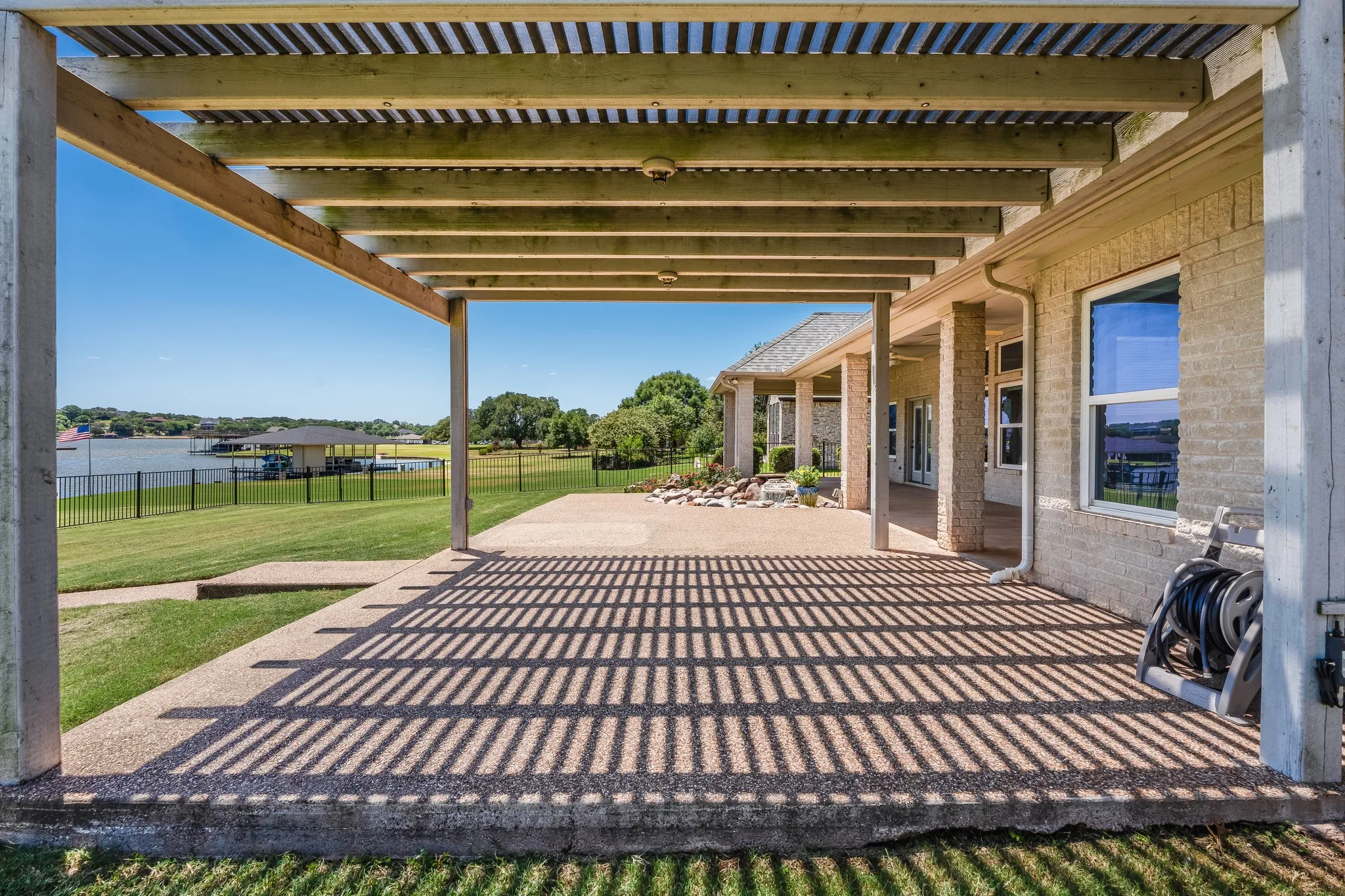 Single Family Residence For Sale in Hood County , 2009 Canaveral Court, Granbury, Texas 76048, 4 Bedroom, 2 Bathroom, 2 Garage spaces, 2,942 Sqft, built in 2009, mls#21323761, Real Estate Agent in Granbury, Homes For Sale in Hood county, Homes For Sale in Granbury, Realtor in Granbury Texas, Real Estate Brokerage Independent Realty Texas, Luminita Cordes Realtor