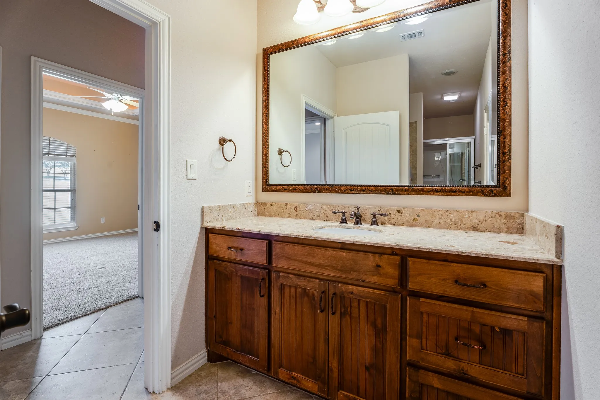 Single Family Residence For Sale in Hood County , 2009 Canaveral Court, Granbury, Texas 76048, 4 Bedroom, 2 Bathroom, 2 Garage spaces, 2,942 Sqft, built in 2009, mls#21323761, Real Estate Agent in Granbury, Homes For Sale in Hood county, Homes For Sale in Granbury, Realtor in Granbury Texas, Real Estate Brokerage Independent Realty Texas, Luminita Cordes Realtor