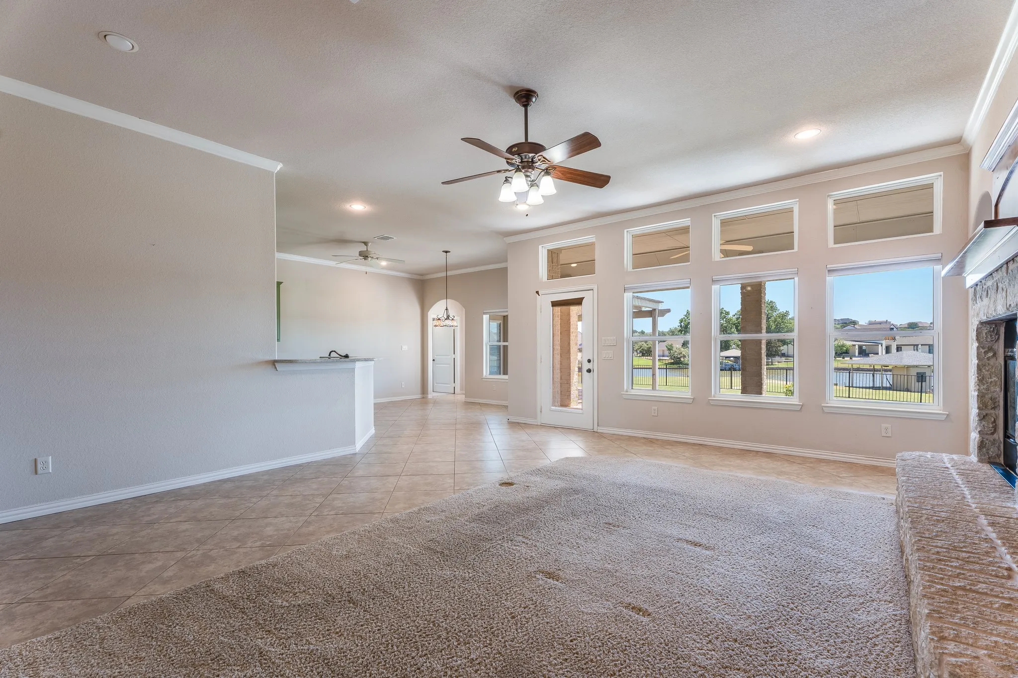 Single Family Residence For Sale in Hood County , 2009 Canaveral Court, Granbury, Texas 76048, 4 Bedroom, 2 Bathroom, 2 Garage spaces, 2,942 Sqft, built in 2009, mls#21323761, Real Estate Agent in Granbury, Homes For Sale in Hood county, Homes For Sale in Granbury, Realtor in Granbury Texas, Real Estate Brokerage Independent Realty Texas, Luminita Cordes Realtor