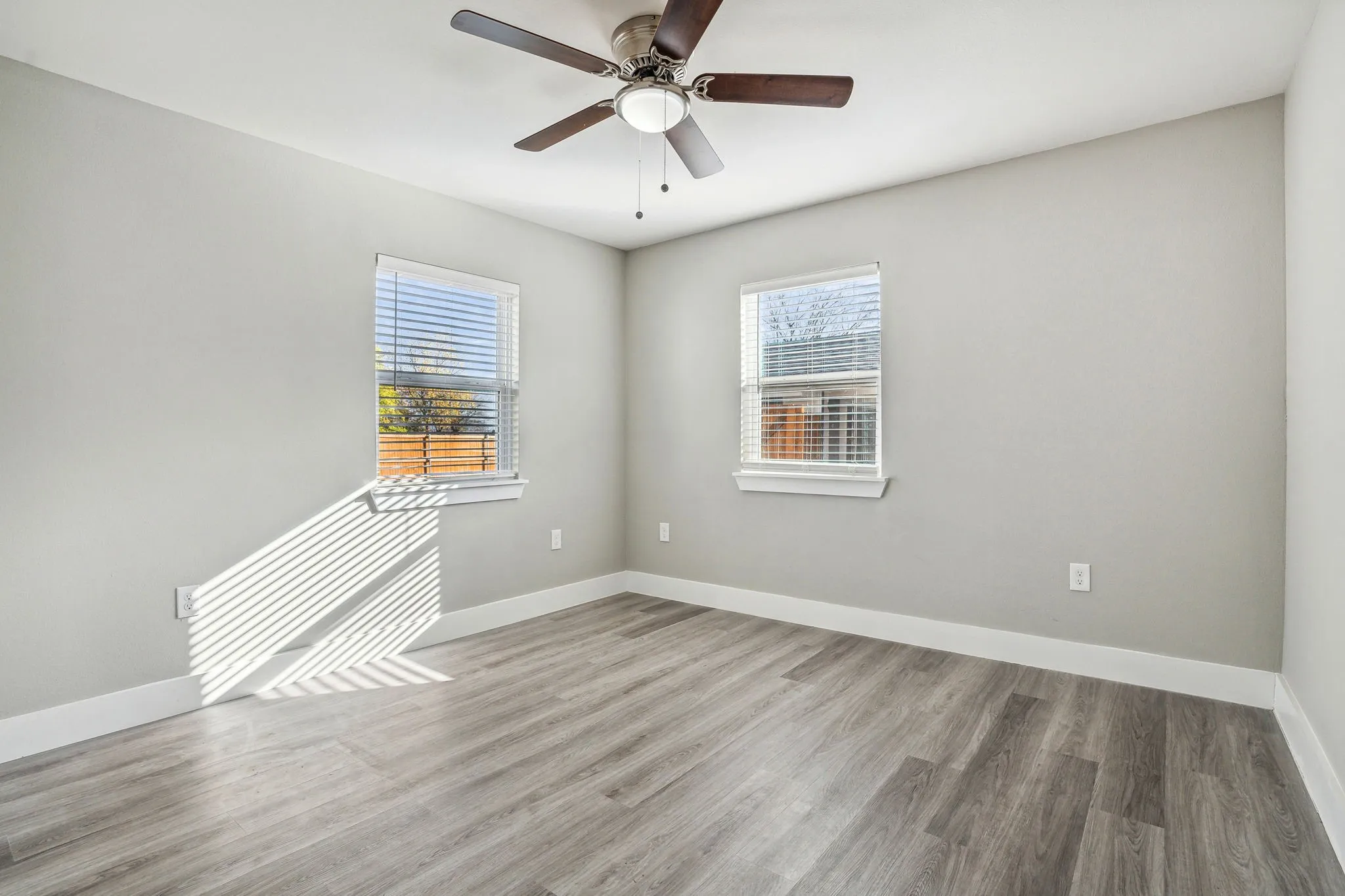 Single Family Residence For Sale in Collin County , 4535 County Road 894, Princeton, Texas 75407, 5 Bedroom, 3 Bathroom, 2 Garage spaces, 1,736 Sqft, built in 1975, mls#21334447, Real Estate Agent in Princeton, Homes For Sale in Collin county, Homes For Sale in Princeton, Realtor in Princeton Texas, Real Estate Brokerage Independent Realty Texas, Luminita Cordes Realtor