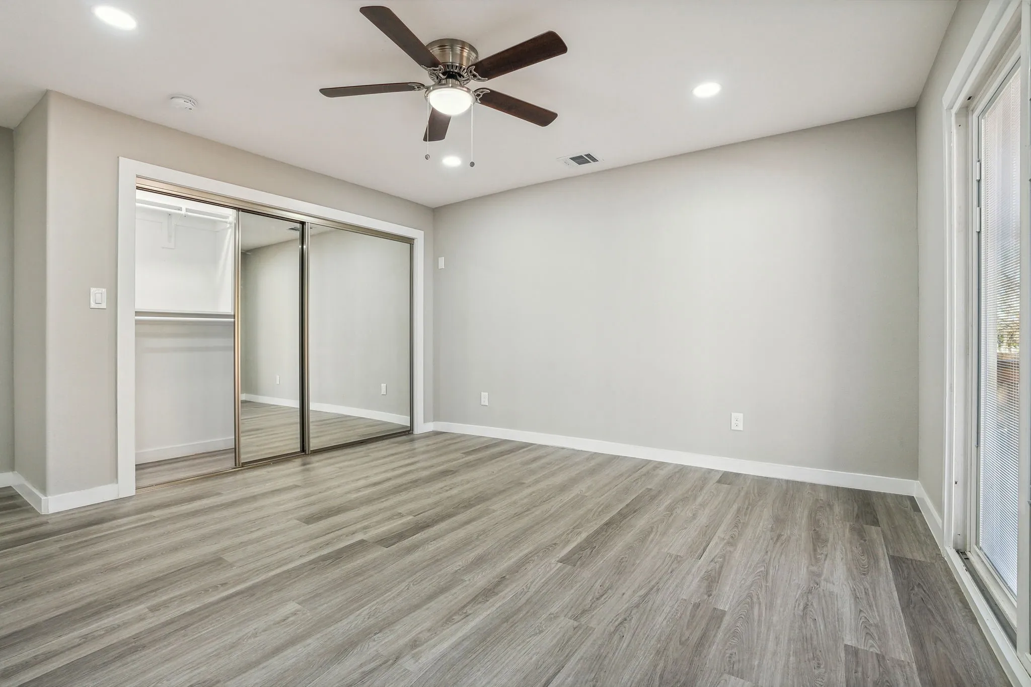 Single Family Residence For Sale in Collin County , 4535 County Road 894, Princeton, Texas 75407, 5 Bedroom, 3 Bathroom, 2 Garage spaces, 1,736 Sqft, built in 1975, mls#21334447, Real Estate Agent in Princeton, Homes For Sale in Collin county, Homes For Sale in Princeton, Realtor in Princeton Texas, Real Estate Brokerage Independent Realty Texas, Luminita Cordes Realtor