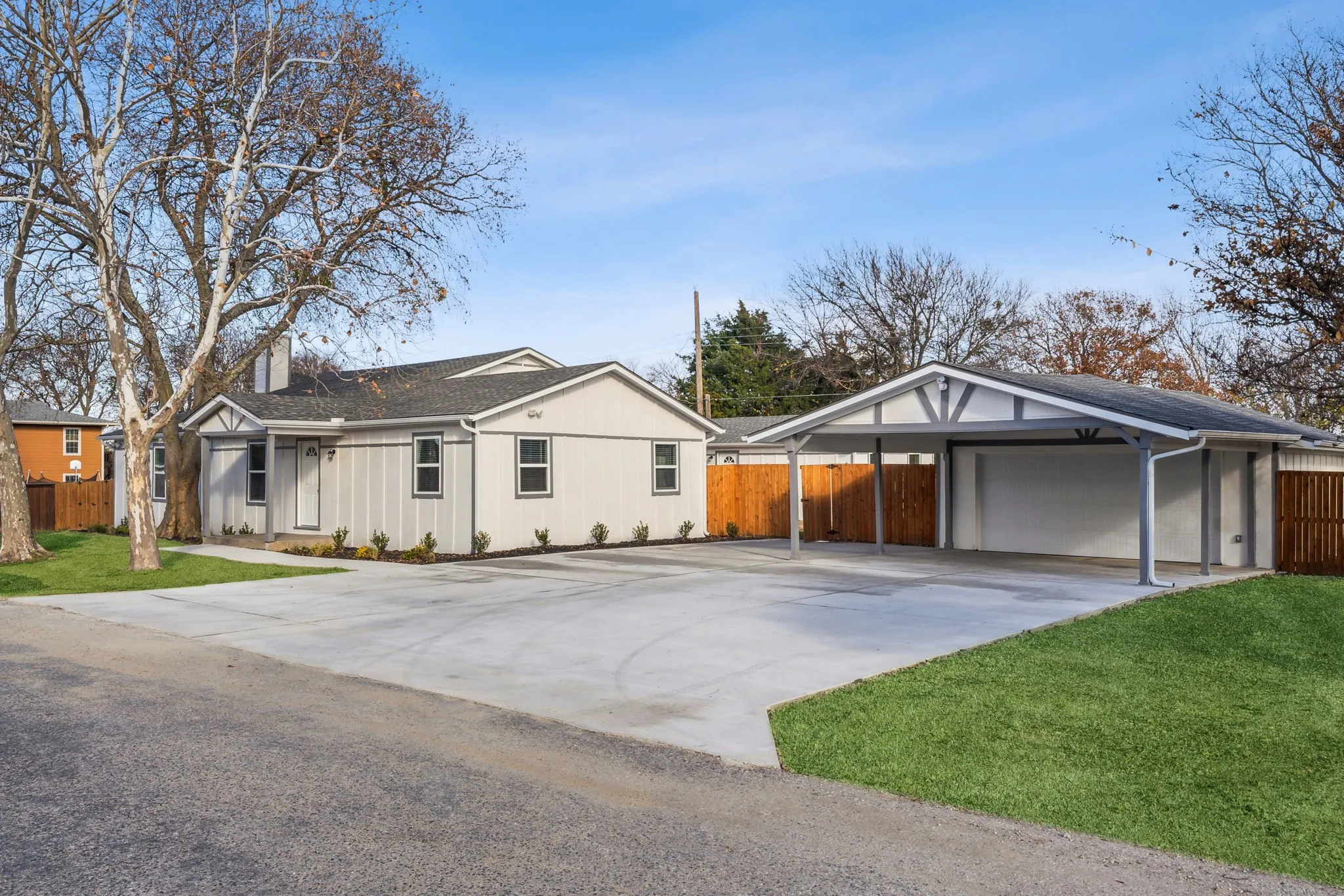 Single Family Residence For Sale in Collin County , 4535 County Road 894, Princeton, Texas 75407, 5 Bedroom, 3 Bathroom, 2 Garage spaces, 1,736 Sqft, built in 1975, mls#21334447, Real Estate Agent in Princeton, Homes For Sale in Collin county, Homes For Sale in Princeton, Realtor in Princeton Texas, Real Estate Brokerage Independent Realty Texas, Luminita Cordes Realtor