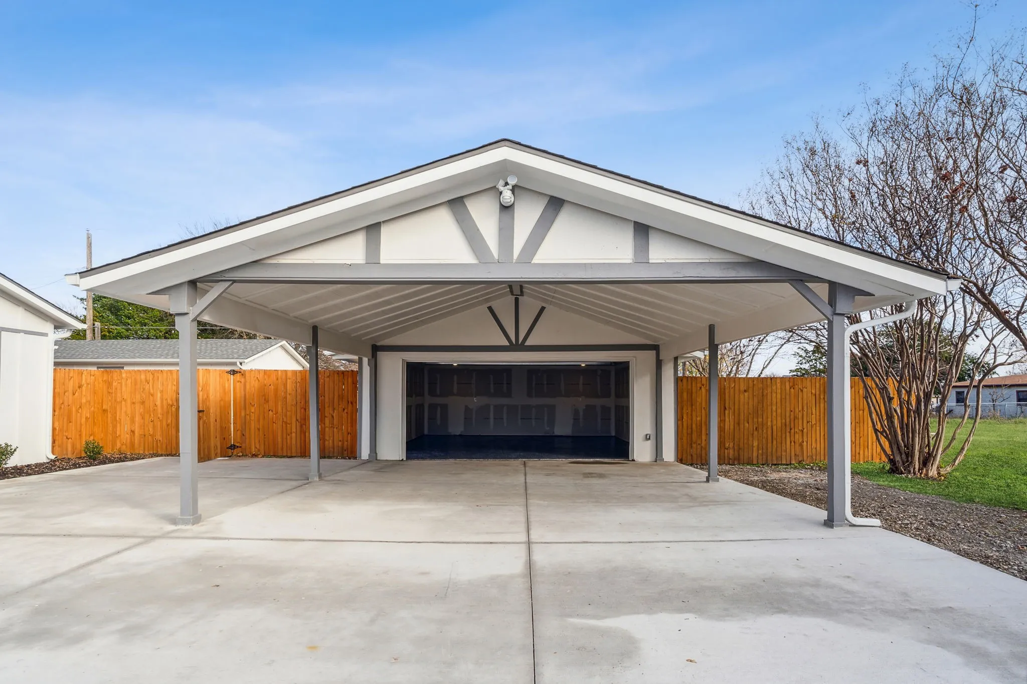 Single Family Residence For Sale in Collin County , 4535 County Road 894, Princeton, Texas 75407, 5 Bedroom, 3 Bathroom, 2 Garage spaces, 1,736 Sqft, built in 1975, mls#21334447, Real Estate Agent in Princeton, Homes For Sale in Collin county, Homes For Sale in Princeton, Realtor in Princeton Texas, Real Estate Brokerage Independent Realty Texas, Luminita Cordes Realtor