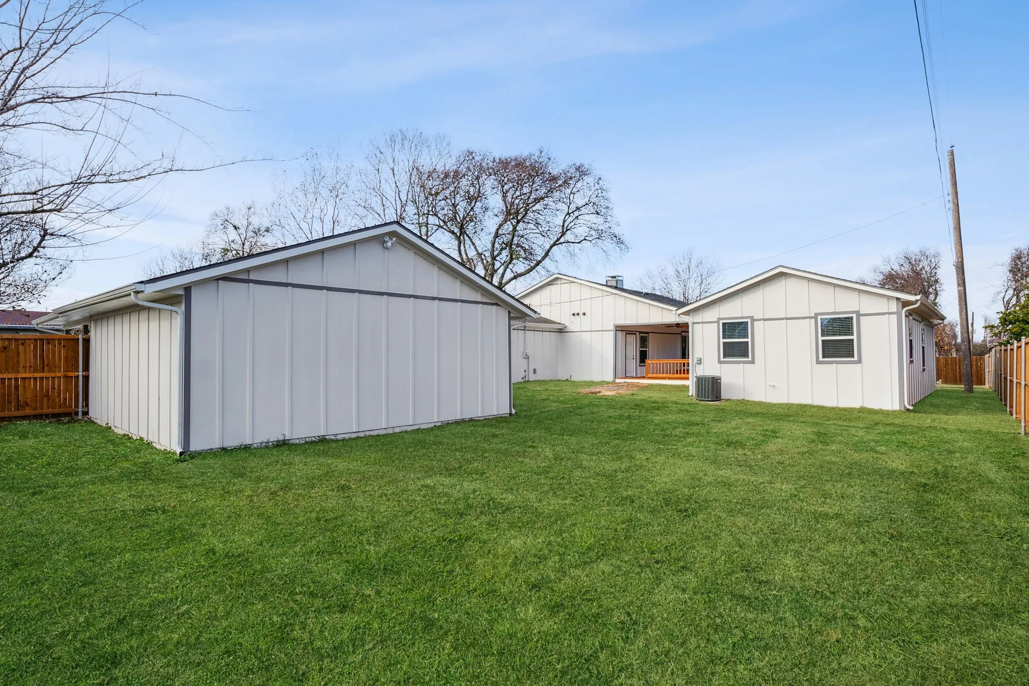 Single Family Residence For Sale in Collin County , 4535 County Road 894, Princeton, Texas 75407, 5 Bedroom, 3 Bathroom, 2 Garage spaces, 1,736 Sqft, built in 1975, mls#21334447, Real Estate Agent in Princeton, Homes For Sale in Collin county, Homes For Sale in Princeton, Realtor in Princeton Texas, Real Estate Brokerage Independent Realty Texas, Luminita Cordes Realtor