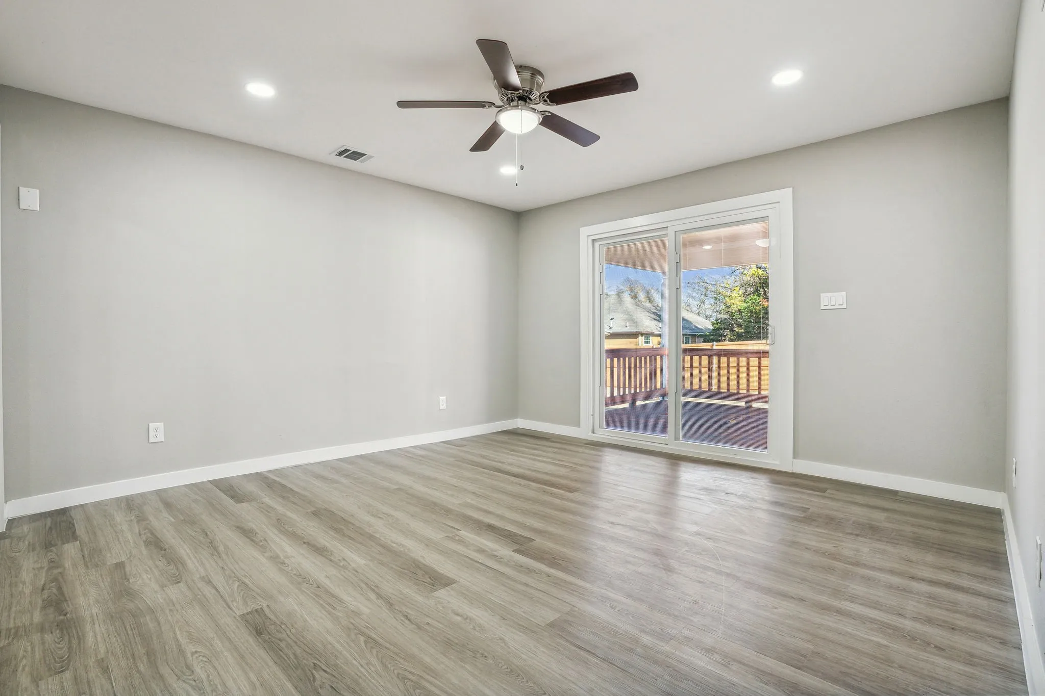 Single Family Residence For Sale in Collin County , 4535 County Road 894, Princeton, Texas 75407, 5 Bedroom, 3 Bathroom, 2 Garage spaces, 1,736 Sqft, built in 1975, mls#21334447, Real Estate Agent in Princeton, Homes For Sale in Collin county, Homes For Sale in Princeton, Realtor in Princeton Texas, Real Estate Brokerage Independent Realty Texas, Luminita Cordes Realtor