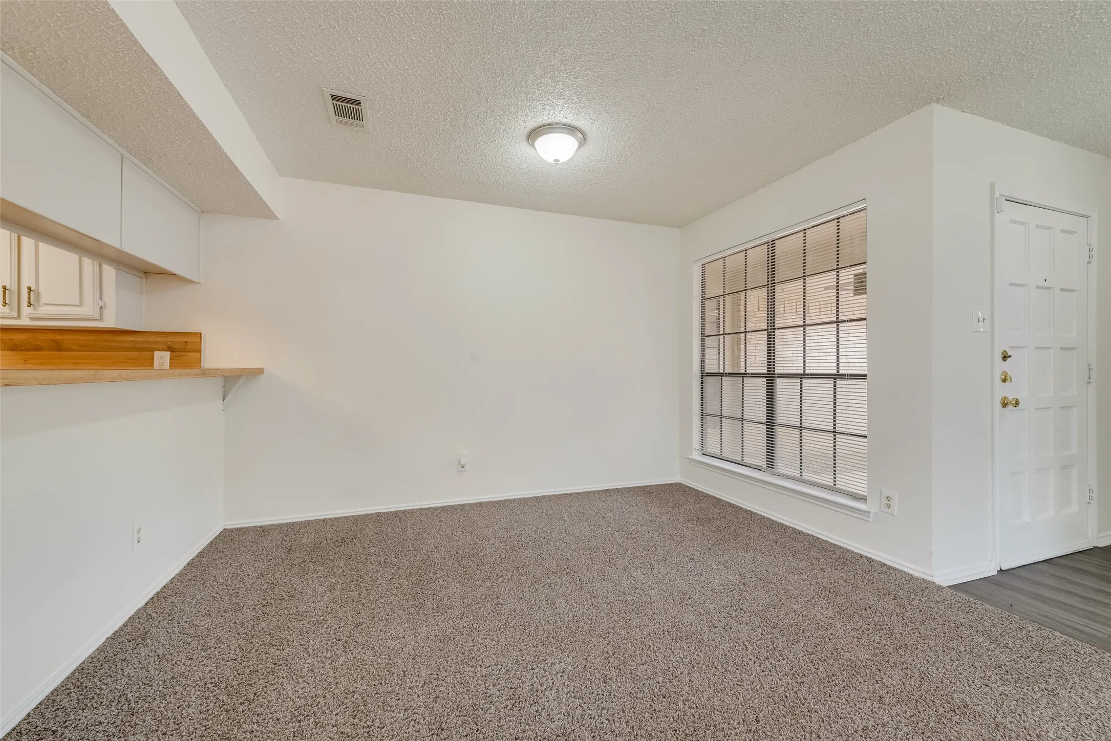Single Family Residence For Sale in Dallas County , 215 Silver Creek Drive, Duncanville, Texas 75137, 2 Bedroom, 2 Bathroom, Garage spaces, 1,137 Sqft, built in 1980, mls#21334488, Real Estate Agent in Duncanville, Homes For Sale in Dallas county, Homes For Sale in Duncanville, Realtor in Duncanville Texas, Real Estate Brokerage Independent Realty Texas, Luminita Cordes Realtor