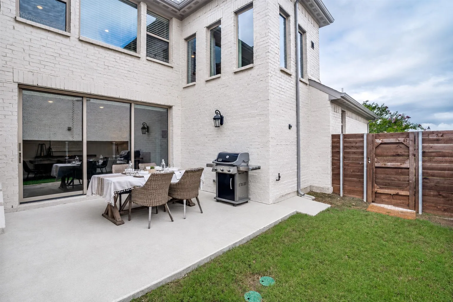 Single Family Residence For Sale in Denton County , 2817 Buckthorn Road, Northlake, Texas 76226, 4 Bedroom, 5 Bathroom, 3 Garage spaces, 3,257 Sqft, built in 2021, mls#21332459, Real Estate Agent in Northlake, Homes For Sale in Denton county, Homes For Sale in Northlake, Realtor in Northlake Texas, Real Estate Brokerage Independent Realty Texas, Luminita Cordes Realtor