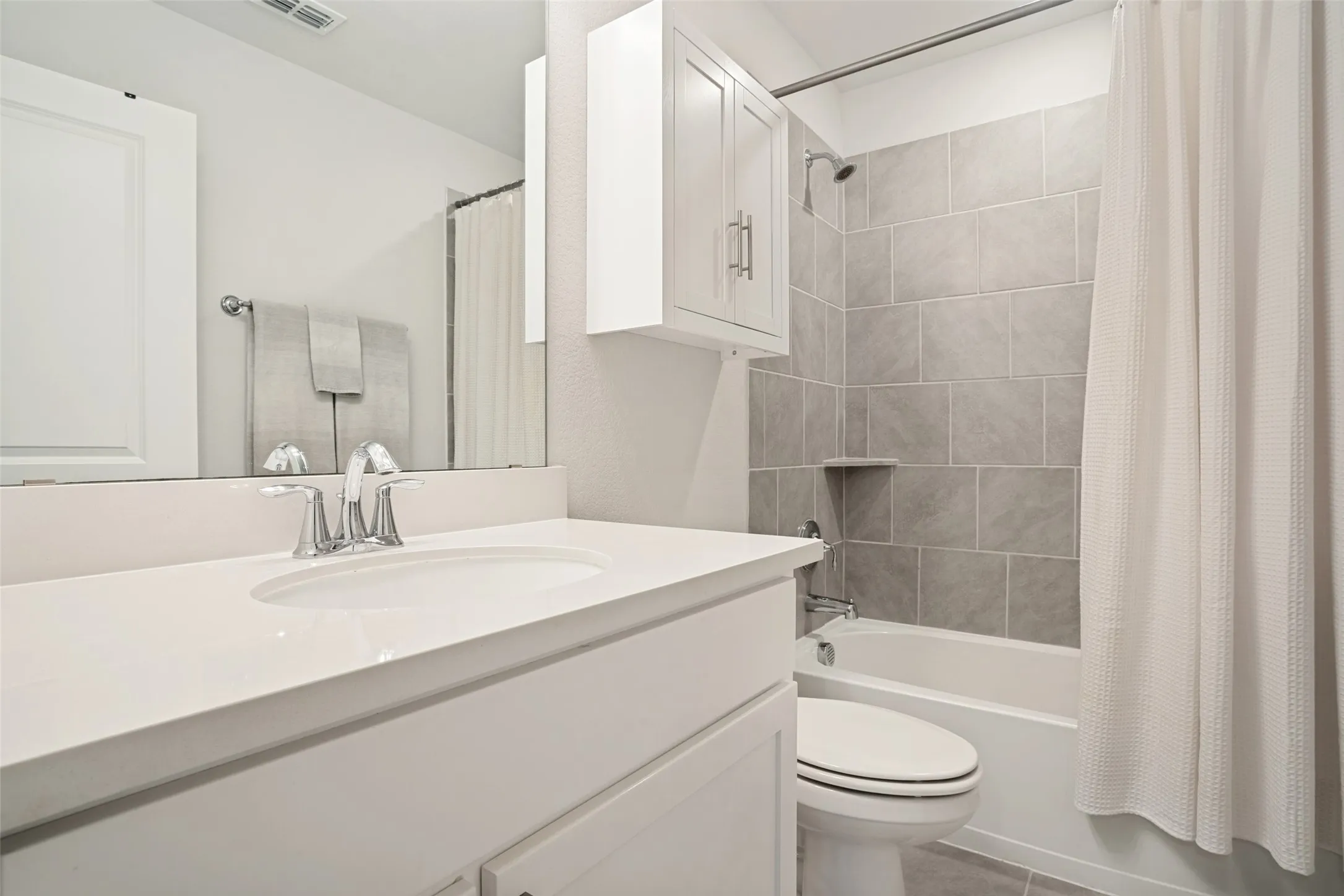 Single Family Residence For Sale in Denton County , 2817 Buckthorn Road, Northlake, Texas 76226, 4 Bedroom, 5 Bathroom, 3 Garage spaces, 3,257 Sqft, built in 2021, mls#21332459, Real Estate Agent in Northlake, Homes For Sale in Denton county, Homes For Sale in Northlake, Realtor in Northlake Texas, Real Estate Brokerage Independent Realty Texas, Luminita Cordes Realtor