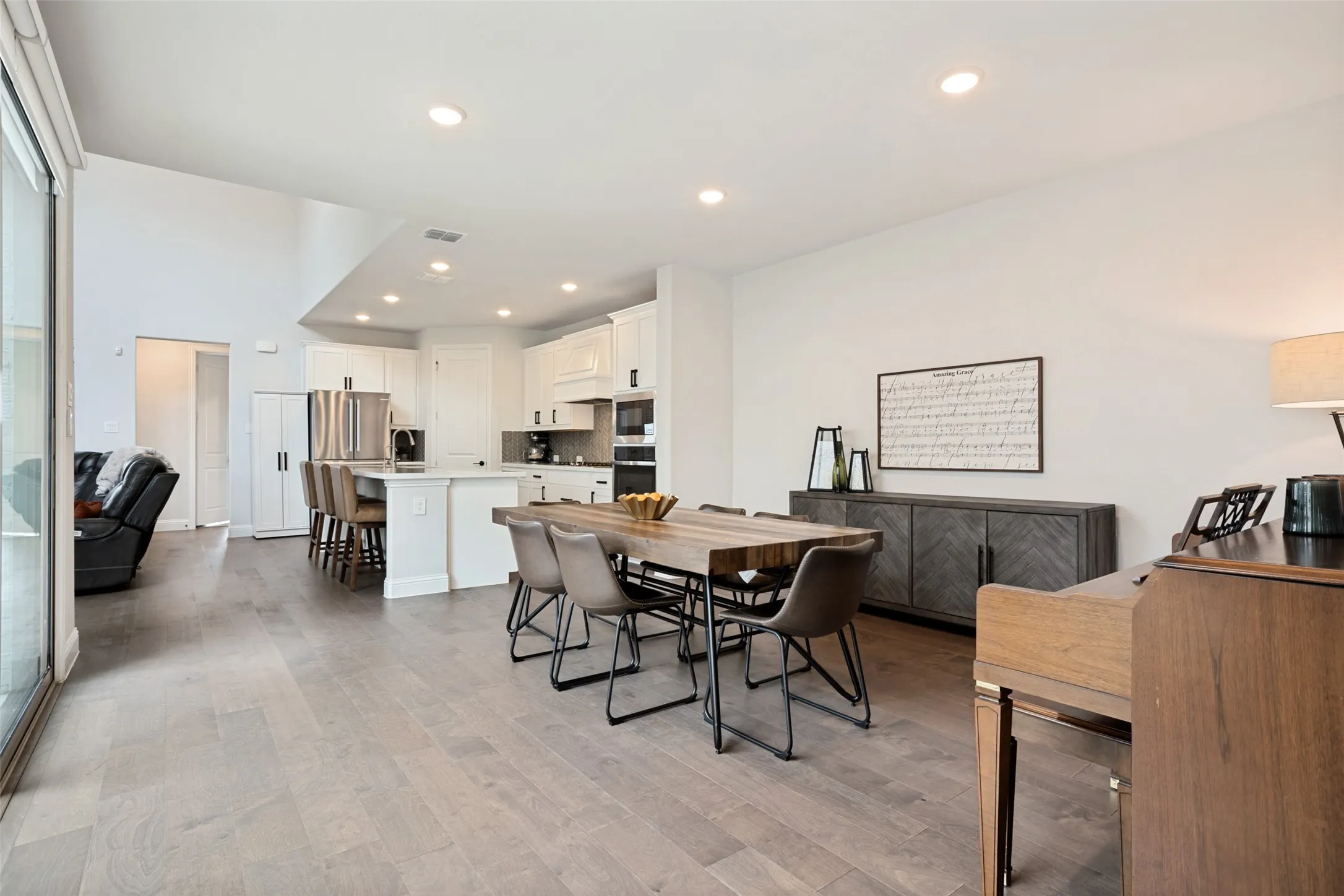 Single Family Residence For Sale in Denton County , 2817 Buckthorn Road, Northlake, Texas 76226, 4 Bedroom, 5 Bathroom, 3 Garage spaces, 3,257 Sqft, built in 2021, mls#21332459, Real Estate Agent in Northlake, Homes For Sale in Denton county, Homes For Sale in Northlake, Realtor in Northlake Texas, Real Estate Brokerage Independent Realty Texas, Luminita Cordes Realtor