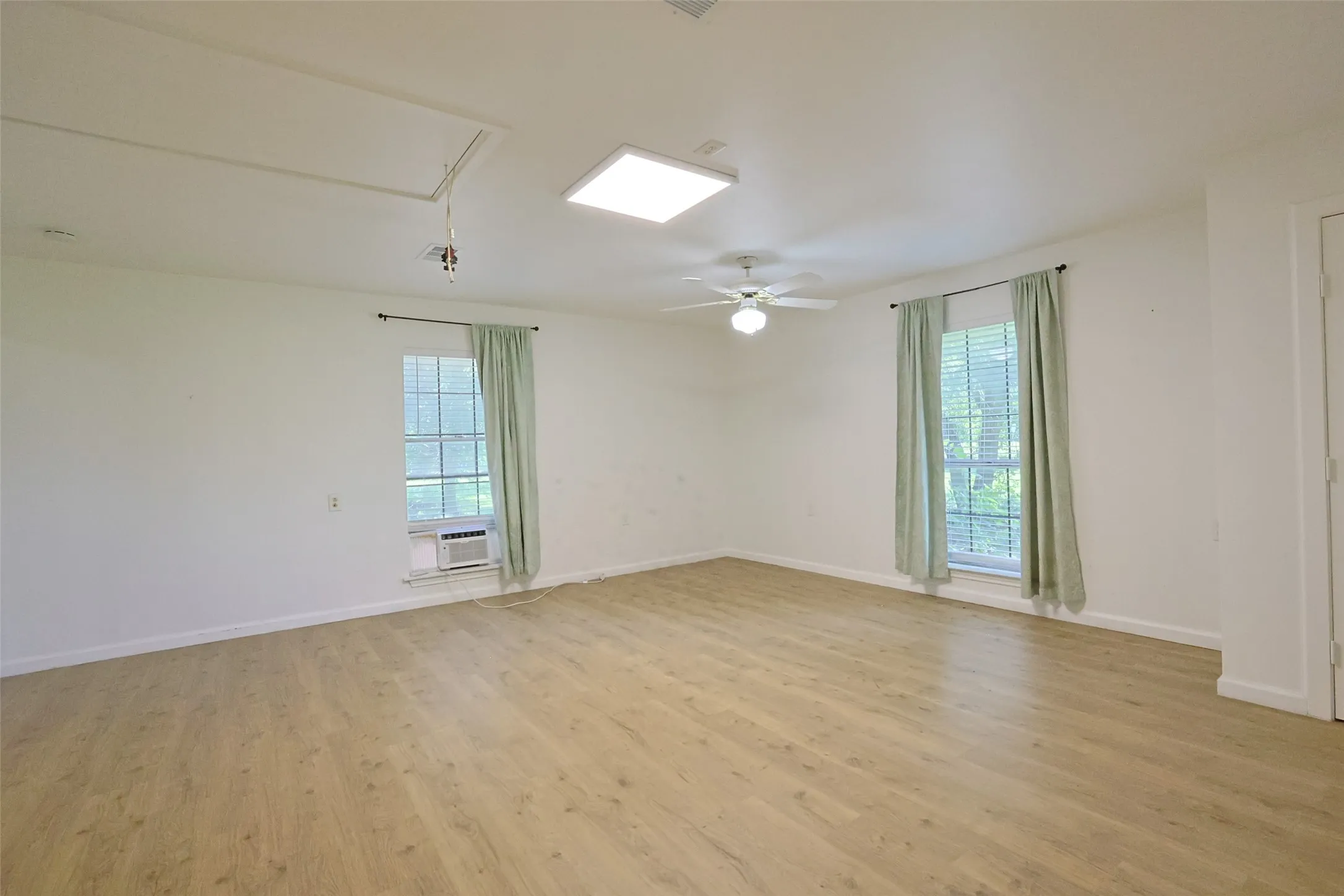Single Family Residence For Rent in Collin County , 2550 W Lucas Road, Lucas, Texas 75002, 3 Bedroom, 2 Bathroom, Garage spaces, 1,565 Sqft, built in 1993, mls#21330204, Real Estate Agent in Lucas, Homes For Rent in Collin county, Homes For Rent in Lucas, Realtor in Lucas Texas, Real Estate Brokerage Independent Realty Texas, Luminita Cordes Realtor