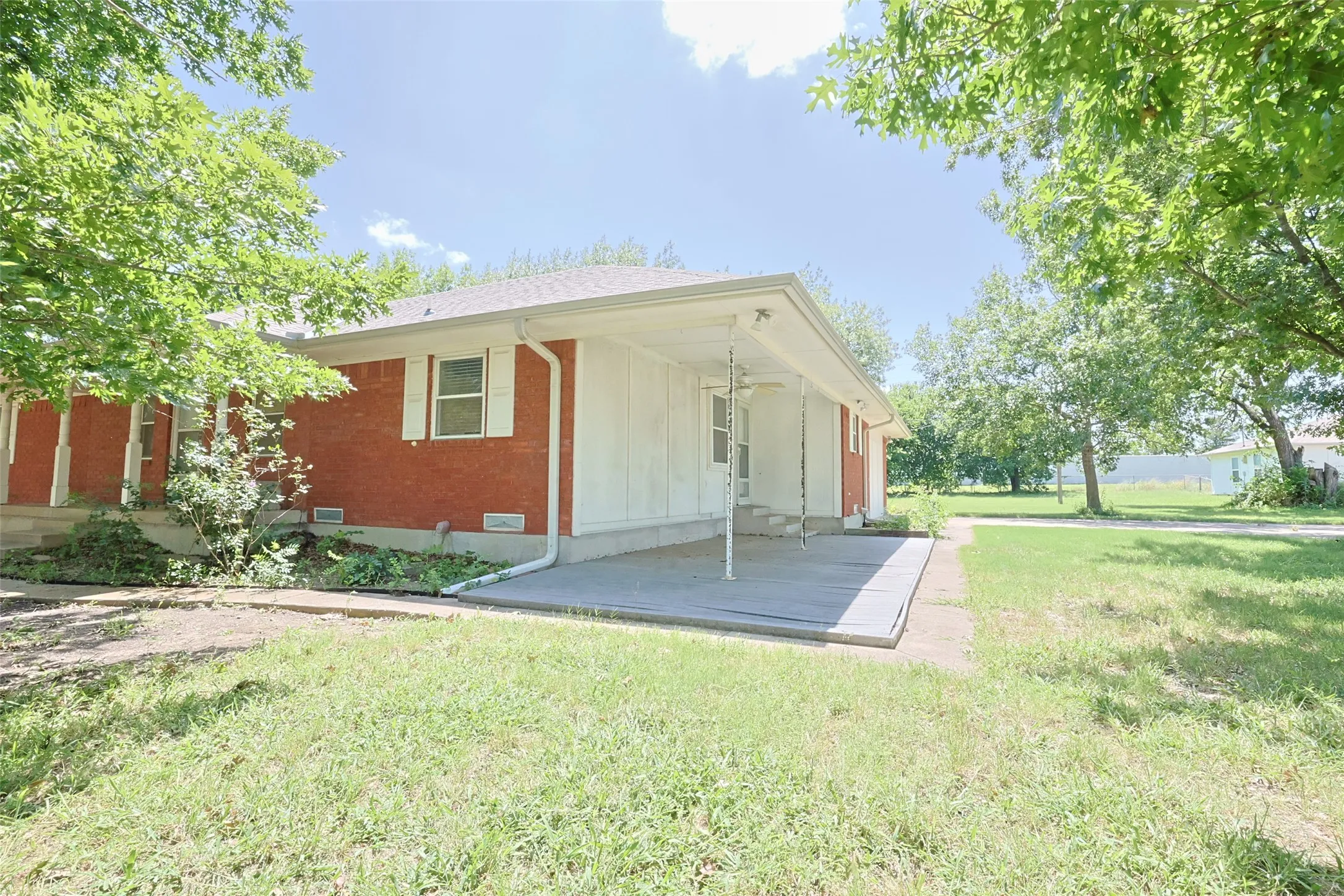 Single Family Residence For Rent in Collin County , 2550 W Lucas Road, Lucas, Texas 75002, 3 Bedroom, 2 Bathroom, Garage spaces, 1,565 Sqft, built in 1993, mls#21330204, Real Estate Agent in Lucas, Homes For Rent in Collin county, Homes For Rent in Lucas, Realtor in Lucas Texas, Real Estate Brokerage Independent Realty Texas, Luminita Cordes Realtor