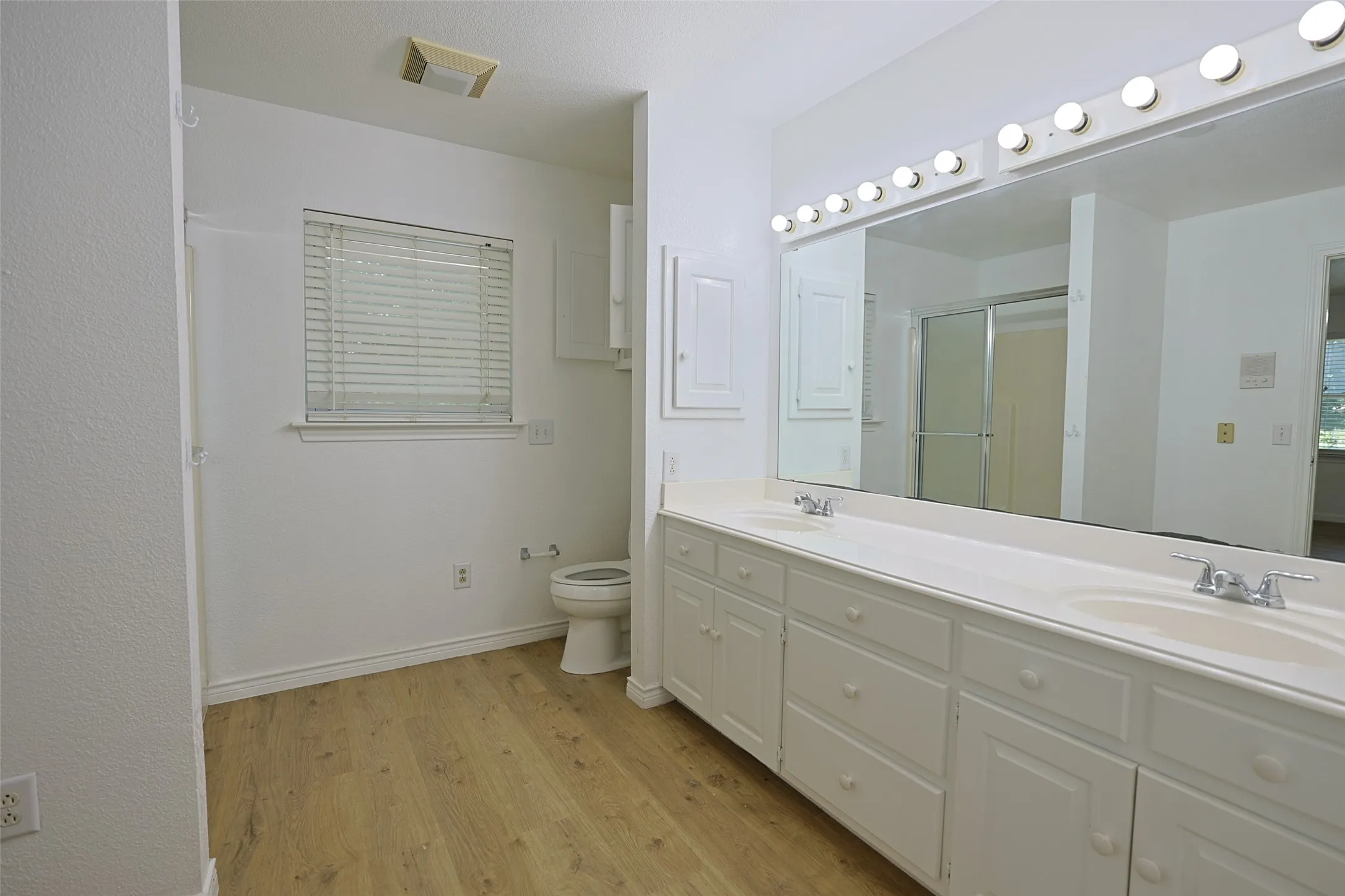 Single Family Residence For Rent in Collin County , 2550 W Lucas Road, Lucas, Texas 75002, 3 Bedroom, 2 Bathroom, Garage spaces, 1,565 Sqft, built in 1993, mls#21330204, Real Estate Agent in Lucas, Homes For Rent in Collin county, Homes For Rent in Lucas, Realtor in Lucas Texas, Real Estate Brokerage Independent Realty Texas, Luminita Cordes Realtor