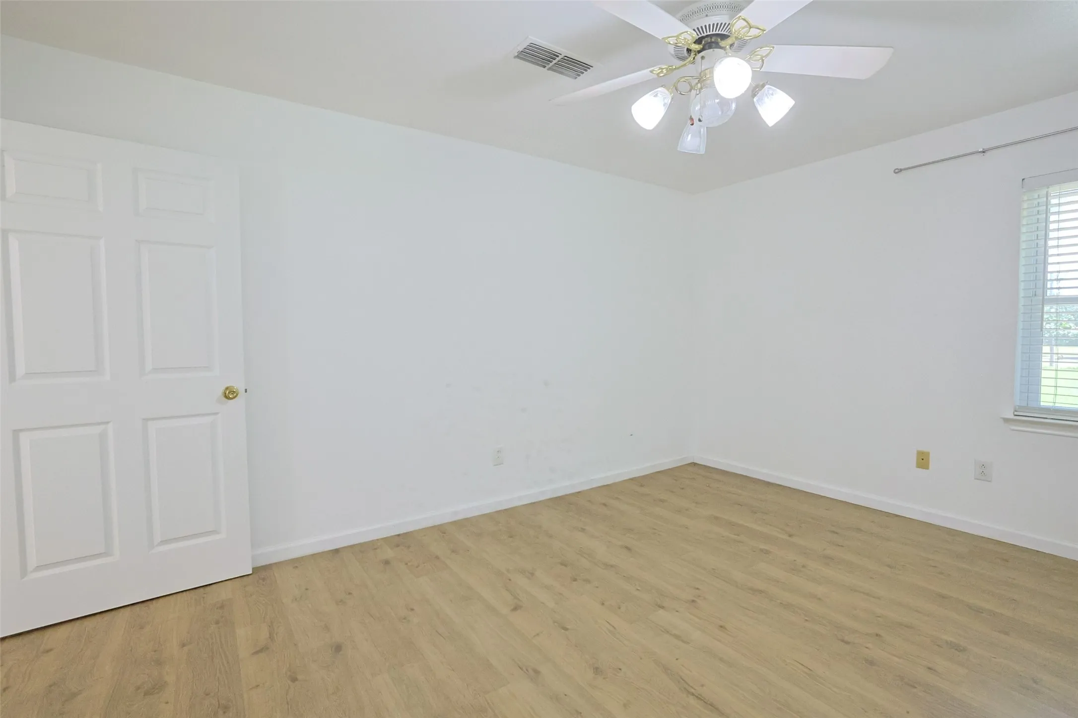 Single Family Residence For Rent in Collin County , 2550 W Lucas Road, Lucas, Texas 75002, 3 Bedroom, 2 Bathroom, Garage spaces, 1,565 Sqft, built in 1993, mls#21330204, Real Estate Agent in Lucas, Homes For Rent in Collin county, Homes For Rent in Lucas, Realtor in Lucas Texas, Real Estate Brokerage Independent Realty Texas, Luminita Cordes Realtor