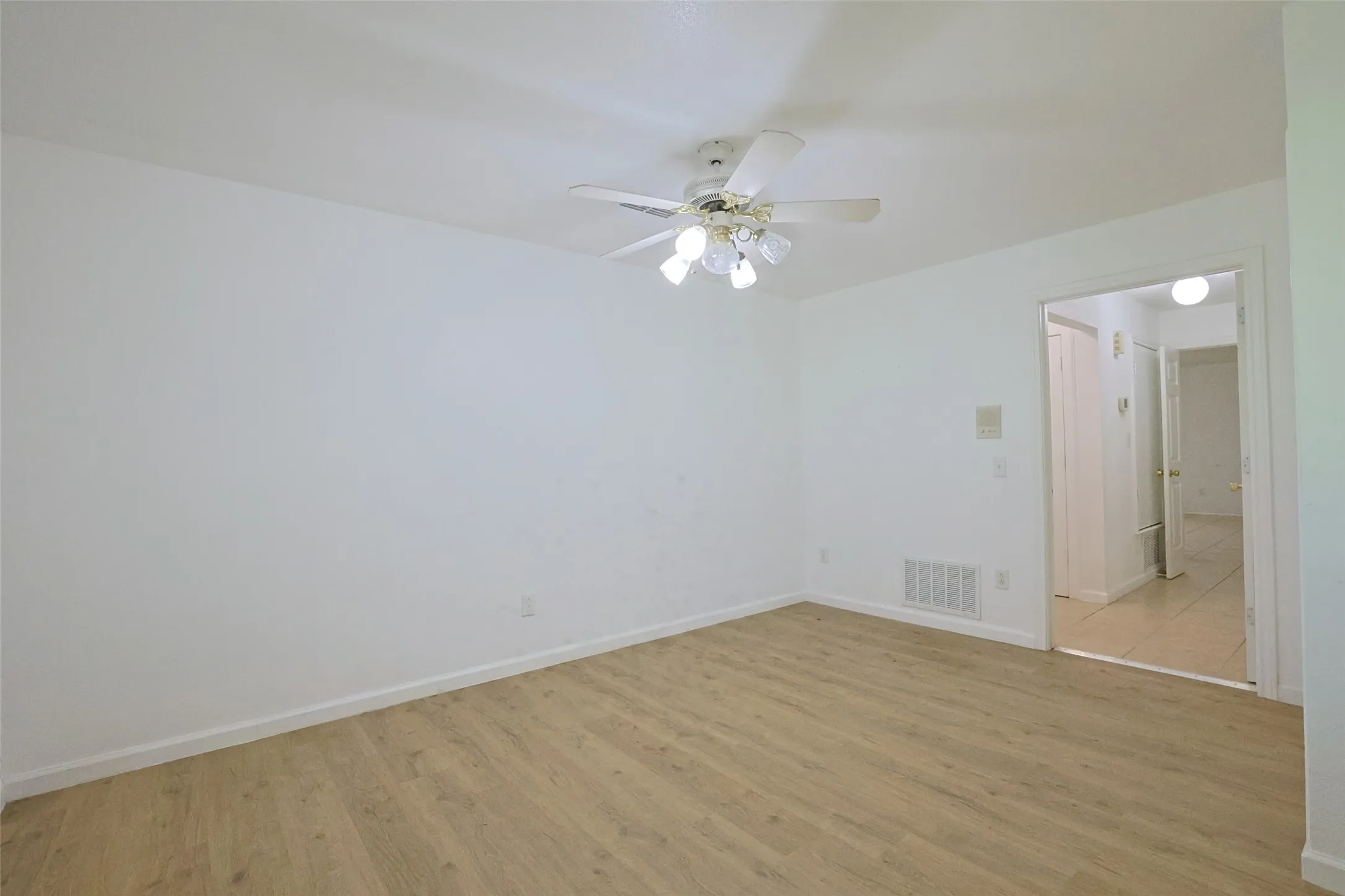 Single Family Residence For Rent in Collin County , 2550 W Lucas Road, Lucas, Texas 75002, 3 Bedroom, 2 Bathroom, Garage spaces, 1,565 Sqft, built in 1993, mls#21330204, Real Estate Agent in Lucas, Homes For Rent in Collin county, Homes For Rent in Lucas, Realtor in Lucas Texas, Real Estate Brokerage Independent Realty Texas, Luminita Cordes Realtor