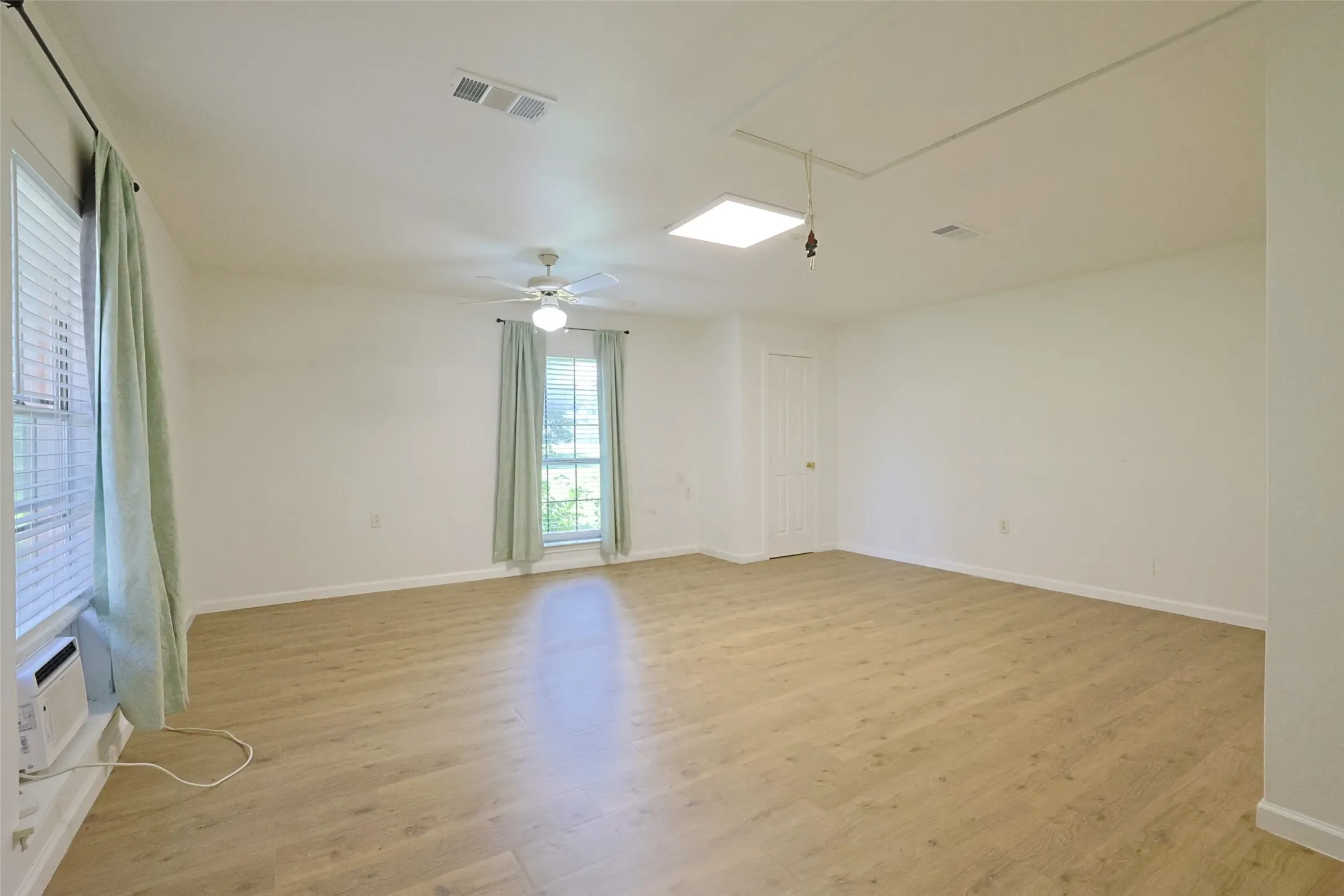 Single Family Residence For Rent in Collin County , 2550 W Lucas Road, Lucas, Texas 75002, 3 Bedroom, 2 Bathroom, Garage spaces, 1,565 Sqft, built in 1993, mls#21330204, Real Estate Agent in Lucas, Homes For Rent in Collin county, Homes For Rent in Lucas, Realtor in Lucas Texas, Real Estate Brokerage Independent Realty Texas, Luminita Cordes Realtor