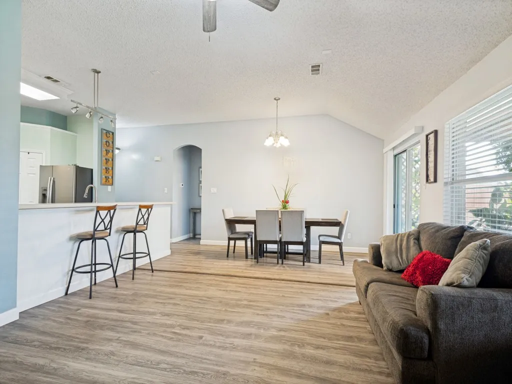 Single Family Residence For Sale in Denton County , 5032 Coral Cove, Denton, Texas 76210, 4 Bedroom, 2 Bathroom, 2 Garage spaces, 1,935 Sqft, built in 2003, mls#21334144, Real Estate Agent in Denton, Homes For Sale in Denton county, Homes For Sale in Denton, Realtor in Denton Texas, Real Estate Brokerage Independent Realty Texas, Luminita Cordes Realtor