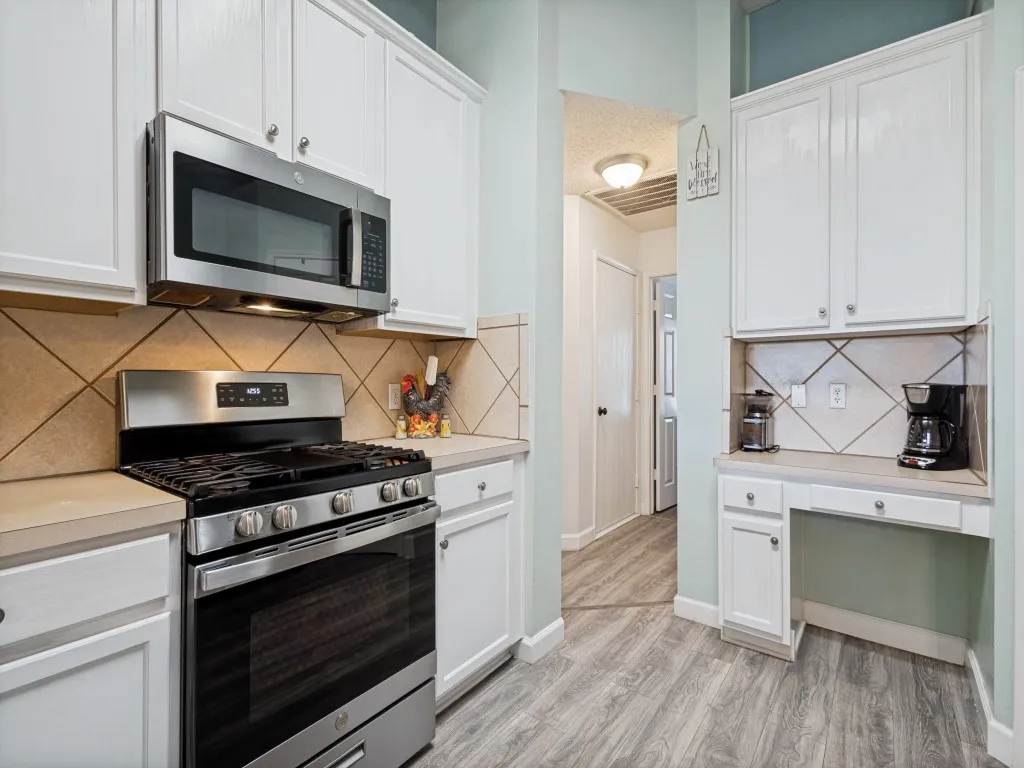 Single Family Residence For Sale in Denton County , 5032 Coral Cove, Denton, Texas 76210, 4 Bedroom, 2 Bathroom, 2 Garage spaces, 1,935 Sqft, built in 2003, mls#21334144, Real Estate Agent in Denton, Homes For Sale in Denton county, Homes For Sale in Denton, Realtor in Denton Texas, Real Estate Brokerage Independent Realty Texas, Luminita Cordes Realtor