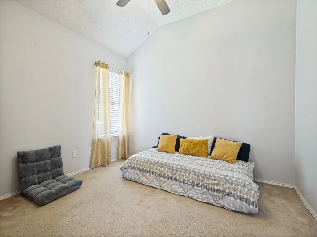 Single Family Residence For Sale in Denton County , 5032 Coral Cove, Denton, Texas 76210, 4 Bedroom, 2 Bathroom, 2 Garage spaces, 1,935 Sqft, built in 2003, mls#21334144, Real Estate Agent in Denton, Homes For Sale in Denton county, Homes For Sale in Denton, Realtor in Denton Texas, Real Estate Brokerage Independent Realty Texas, Luminita Cordes Realtor