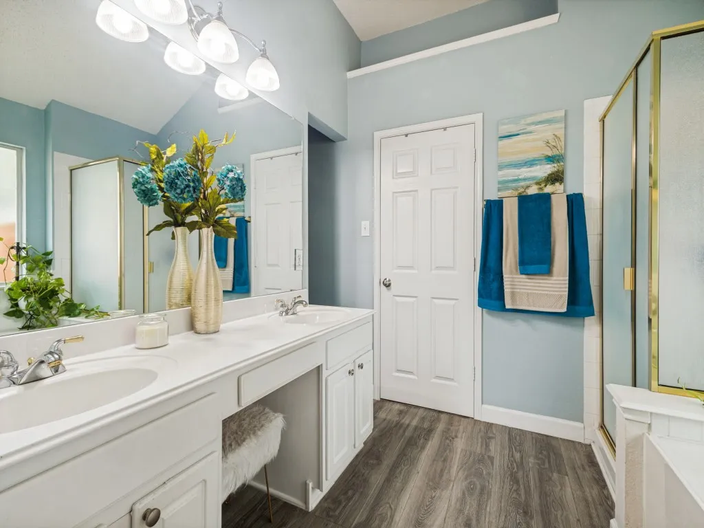 Single Family Residence For Sale in Denton County , 5032 Coral Cove, Denton, Texas 76210, 4 Bedroom, 2 Bathroom, 2 Garage spaces, 1,935 Sqft, built in 2003, mls#21334144, Real Estate Agent in Denton, Homes For Sale in Denton county, Homes For Sale in Denton, Realtor in Denton Texas, Real Estate Brokerage Independent Realty Texas, Luminita Cordes Realtor
