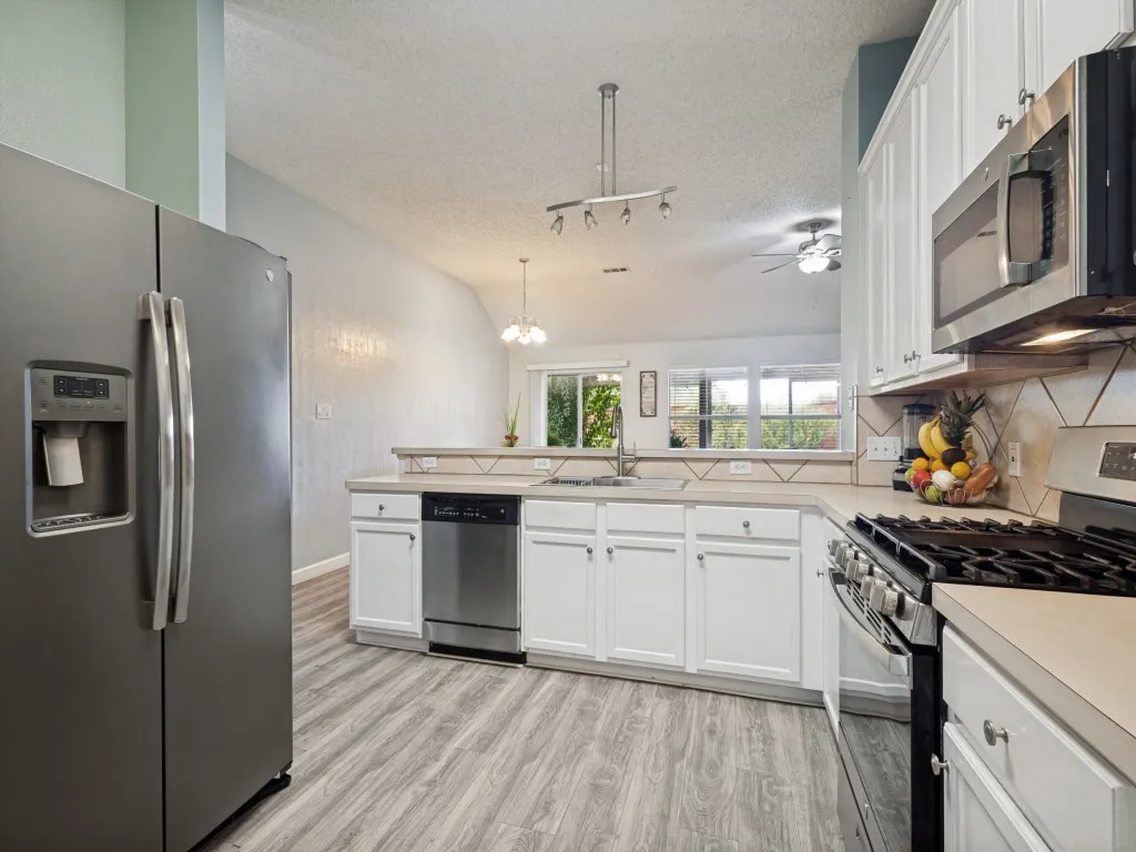 Single Family Residence For Sale in Denton County , 5032 Coral Cove, Denton, Texas 76210, 4 Bedroom, 2 Bathroom, 2 Garage spaces, 1,935 Sqft, built in 2003, mls#21334144, Real Estate Agent in Denton, Homes For Sale in Denton county, Homes For Sale in Denton, Realtor in Denton Texas, Real Estate Brokerage Independent Realty Texas, Luminita Cordes Realtor